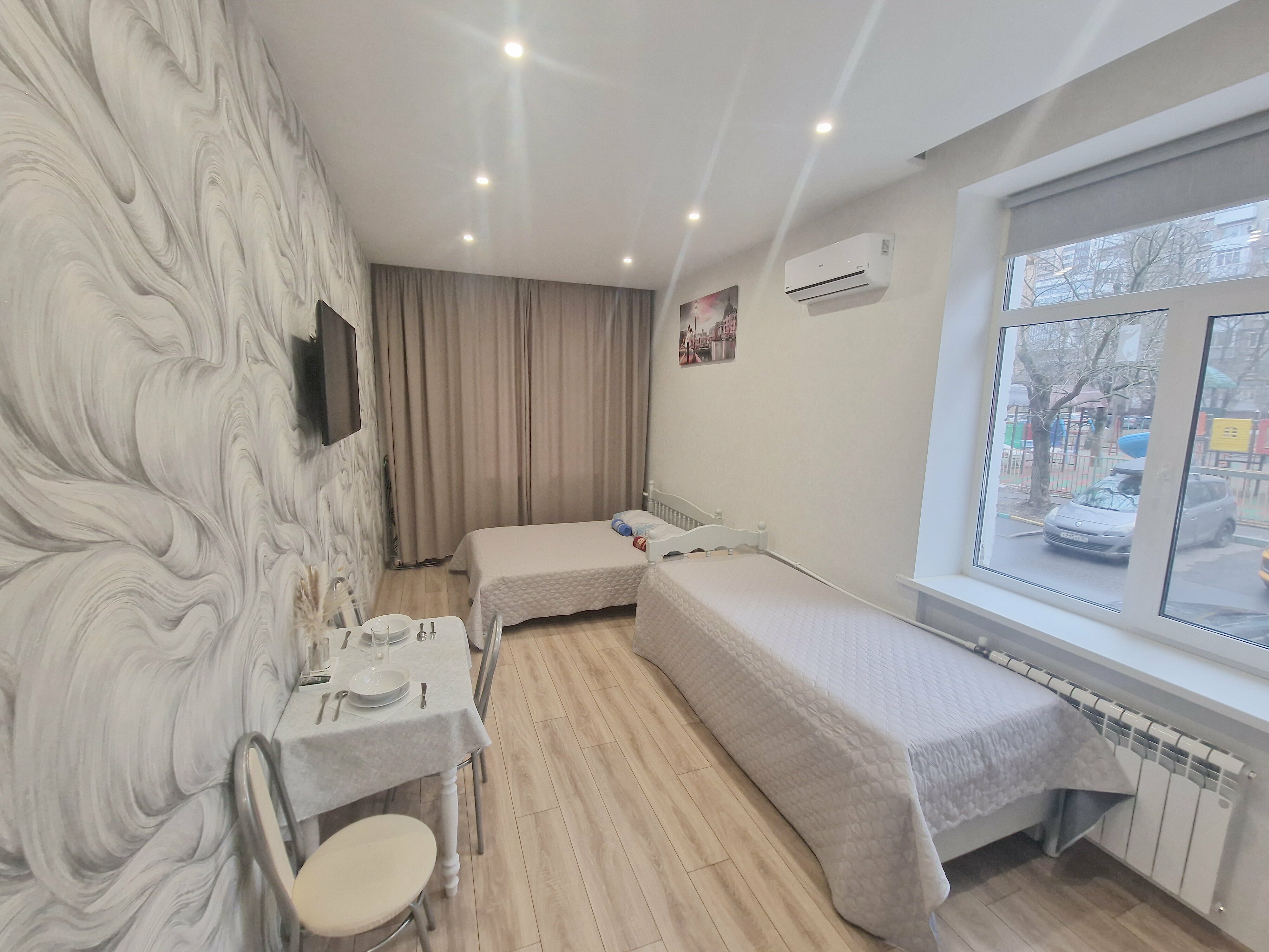 Четырехместный номер с ванной комнатой