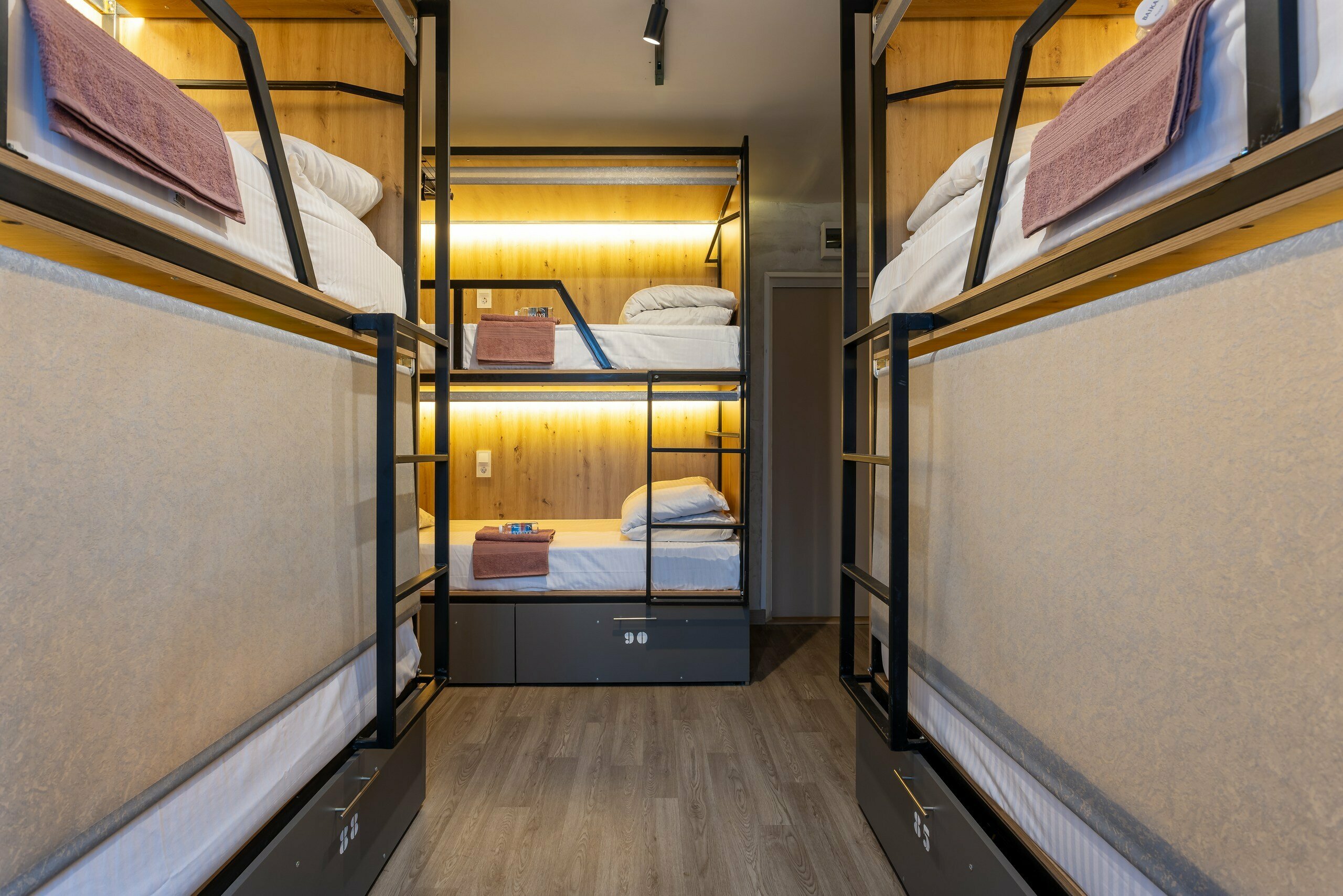 21. Кровать в общем 6-местном номере для мужчин