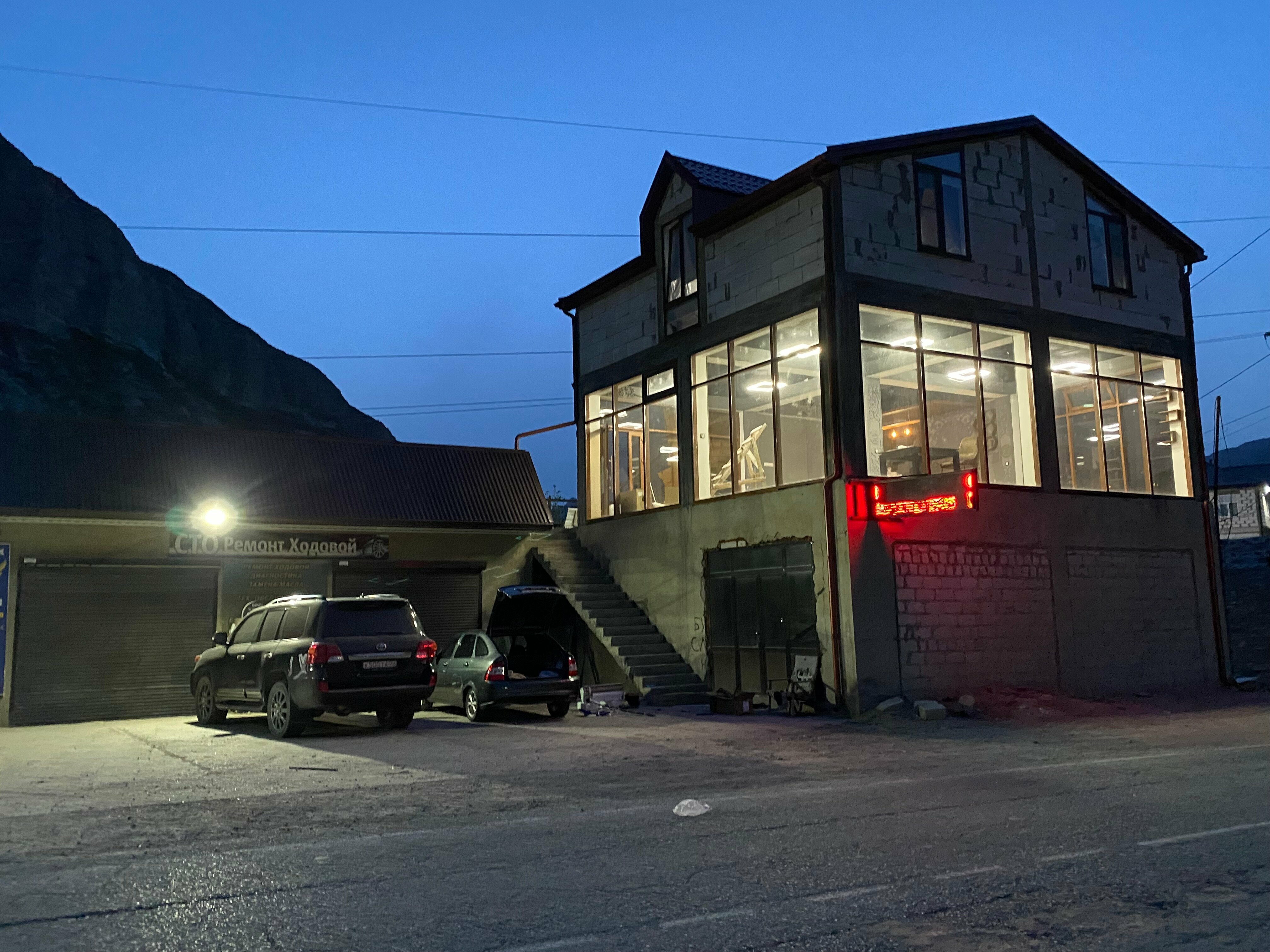 Семейный номер с видом на горы