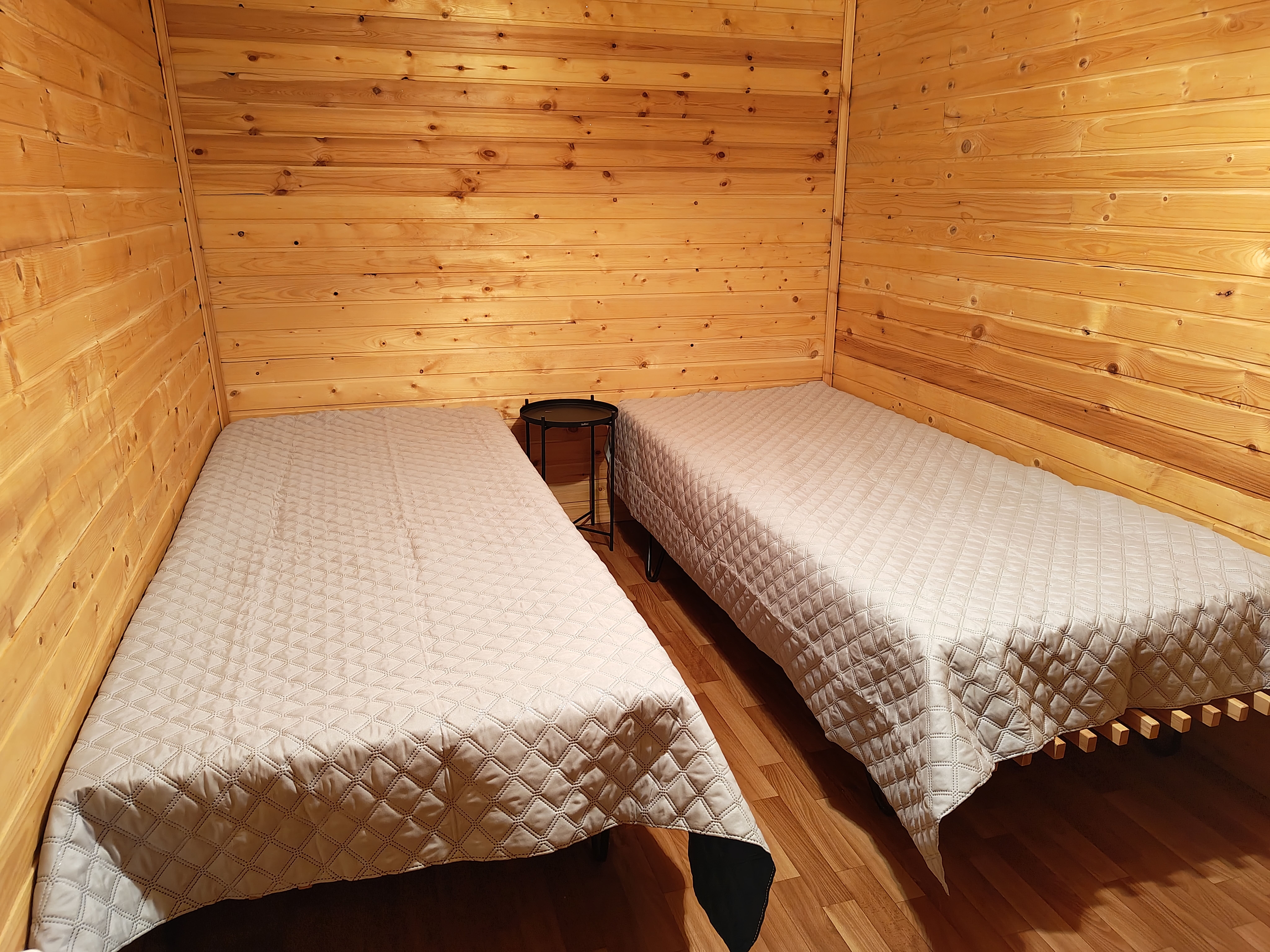 Семейный номер с видом на озеро