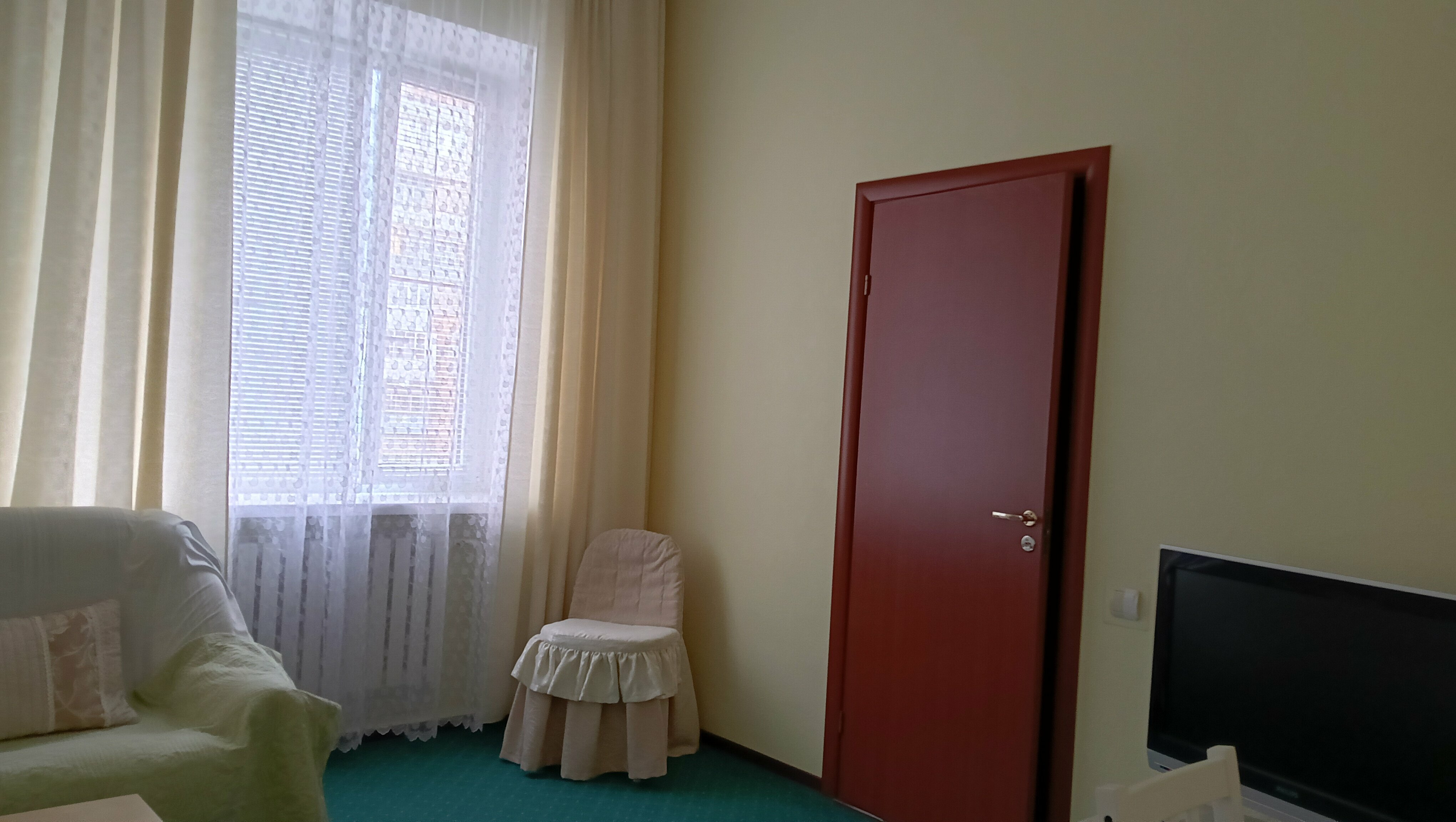 Номер с кроватью размера «queen-size»