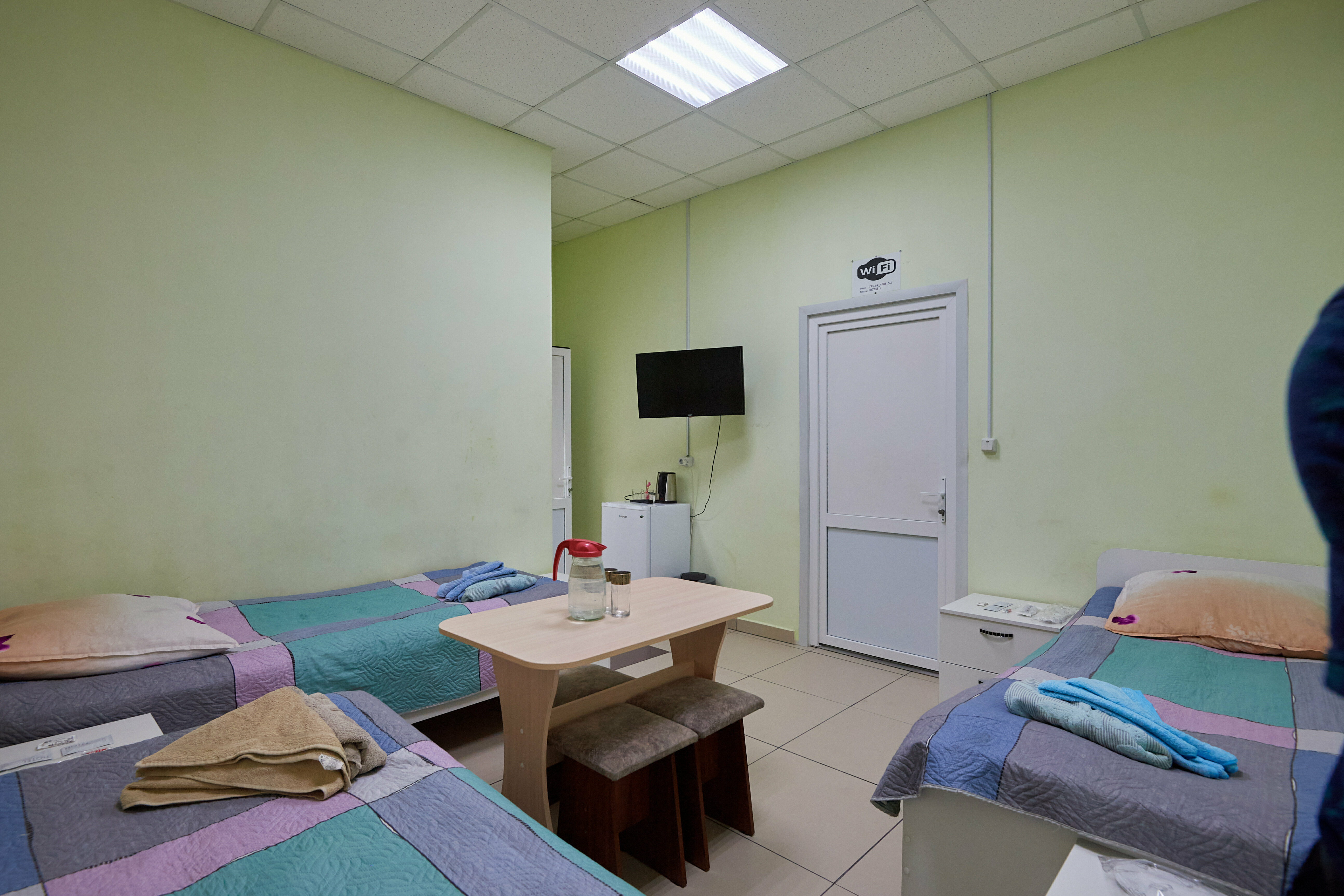 Трехместный номер «Комфорт» с душем