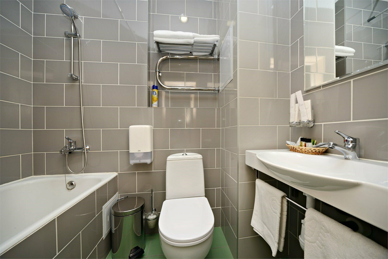 "Комфорт" с одной двуспальной кроватью