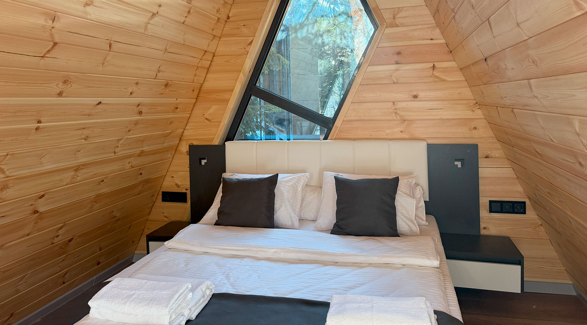 Дом в лесу на второй линии от реки Соло 8  (без посещения бани и бассейна)