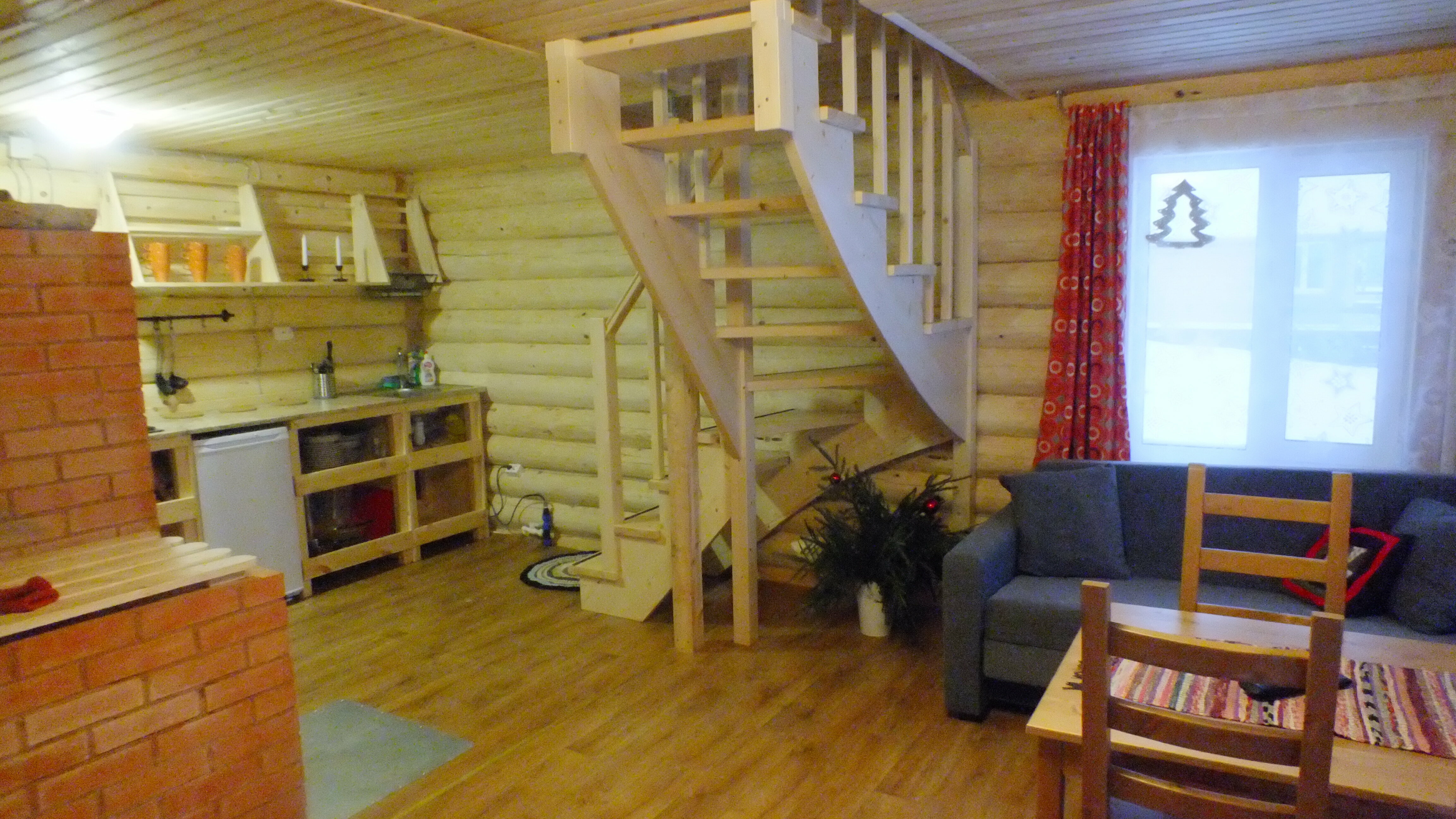 Коттедж с двумя спальнями, видом на озеро и террасой