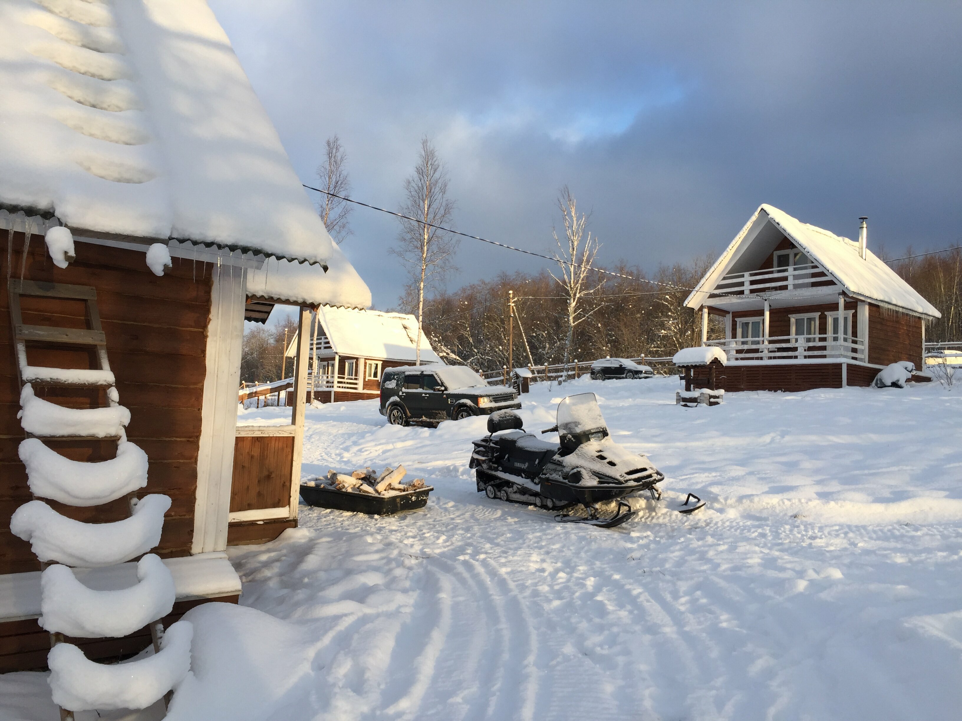 Коттедж с двумя спальнями, видом на озеро и террасой