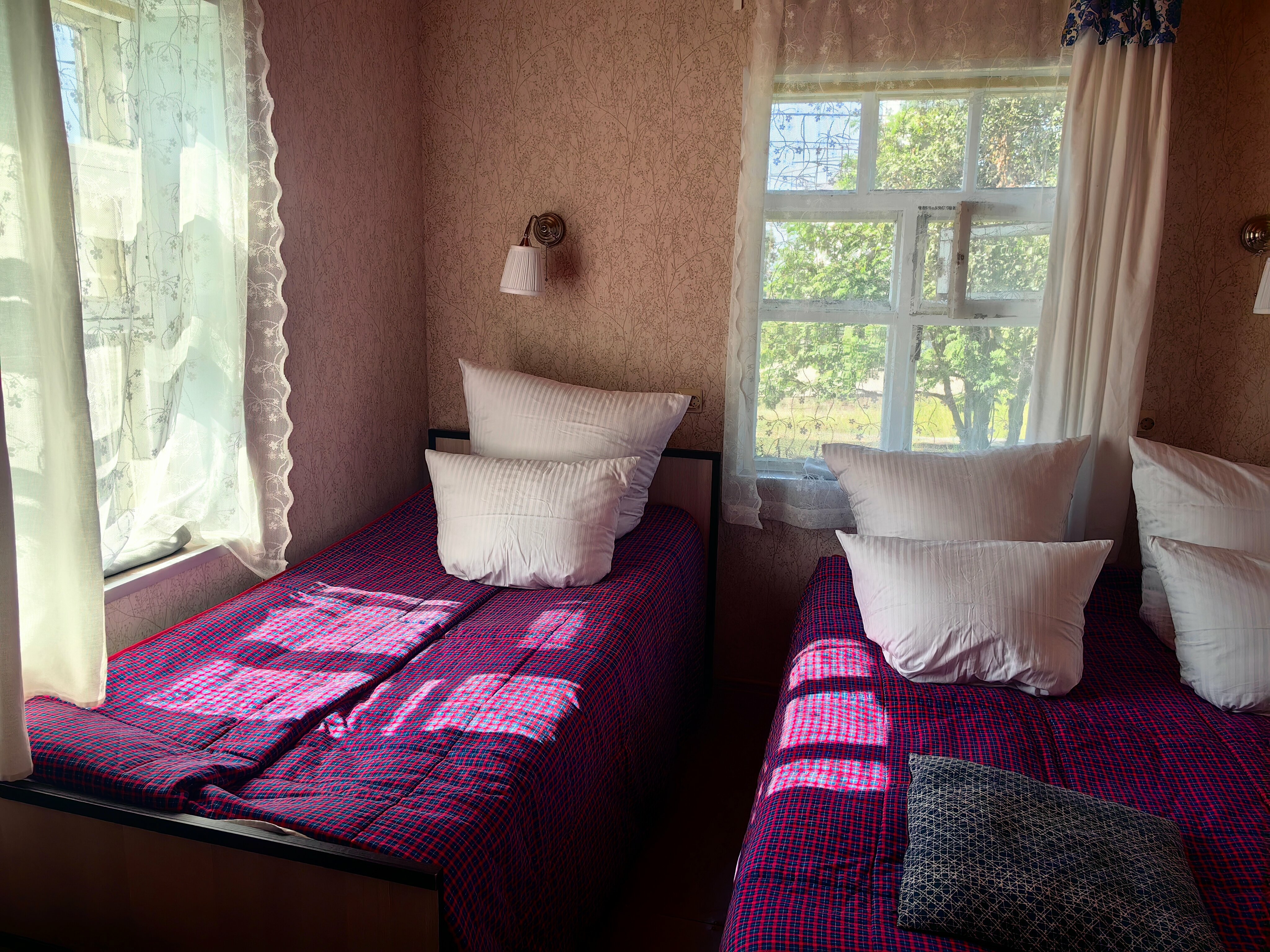 Двухспальная кровать