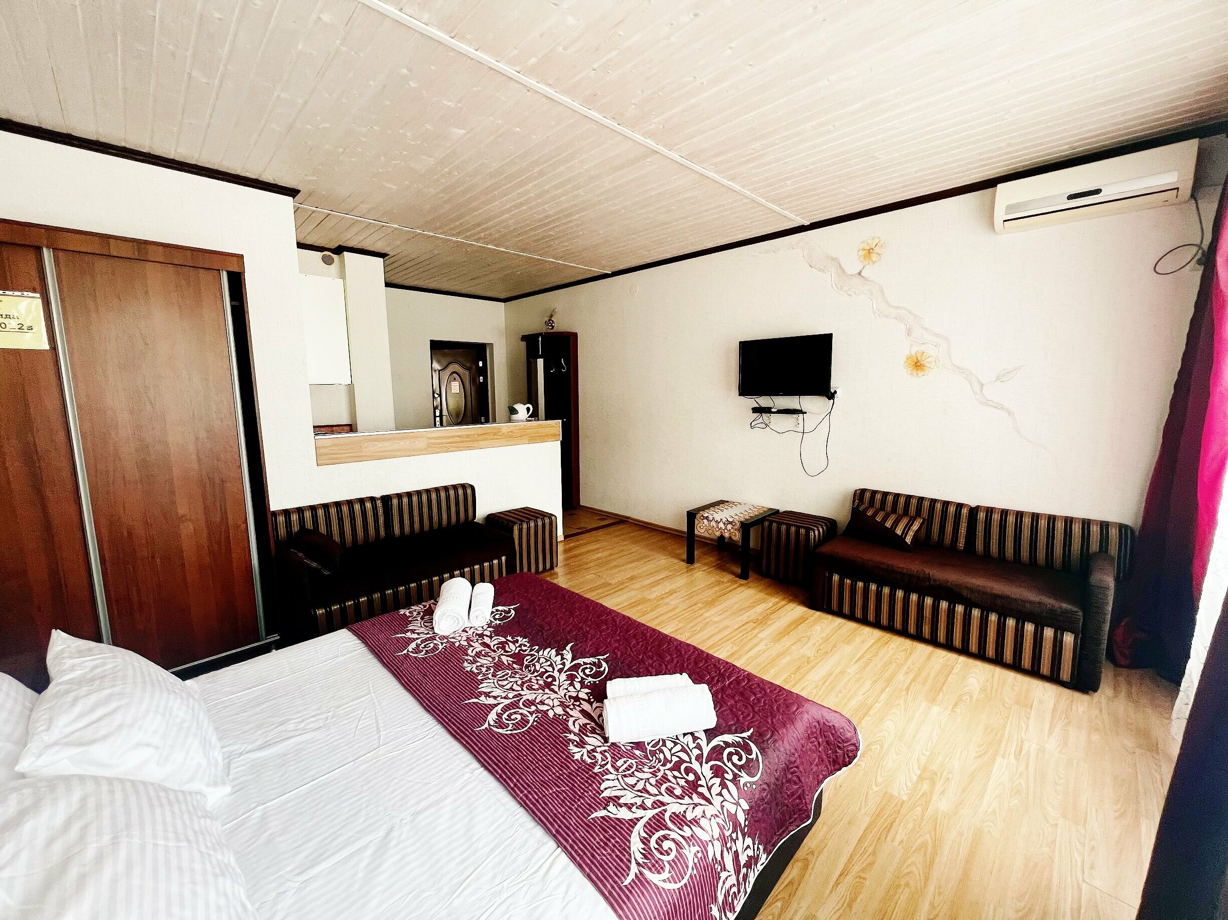 Улучшенный четырехместный номер