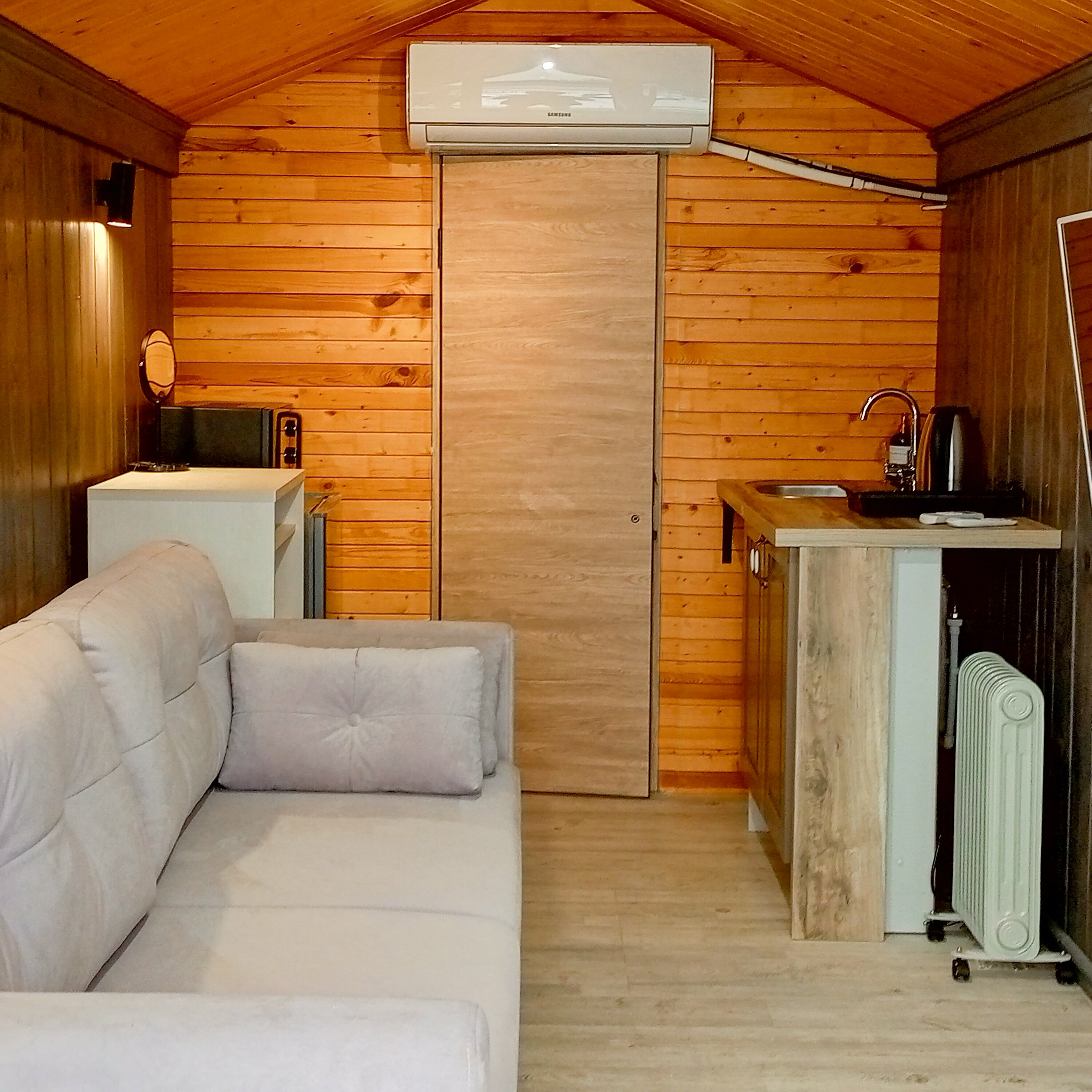 Двухместный домик рядом с «Море Спорта»