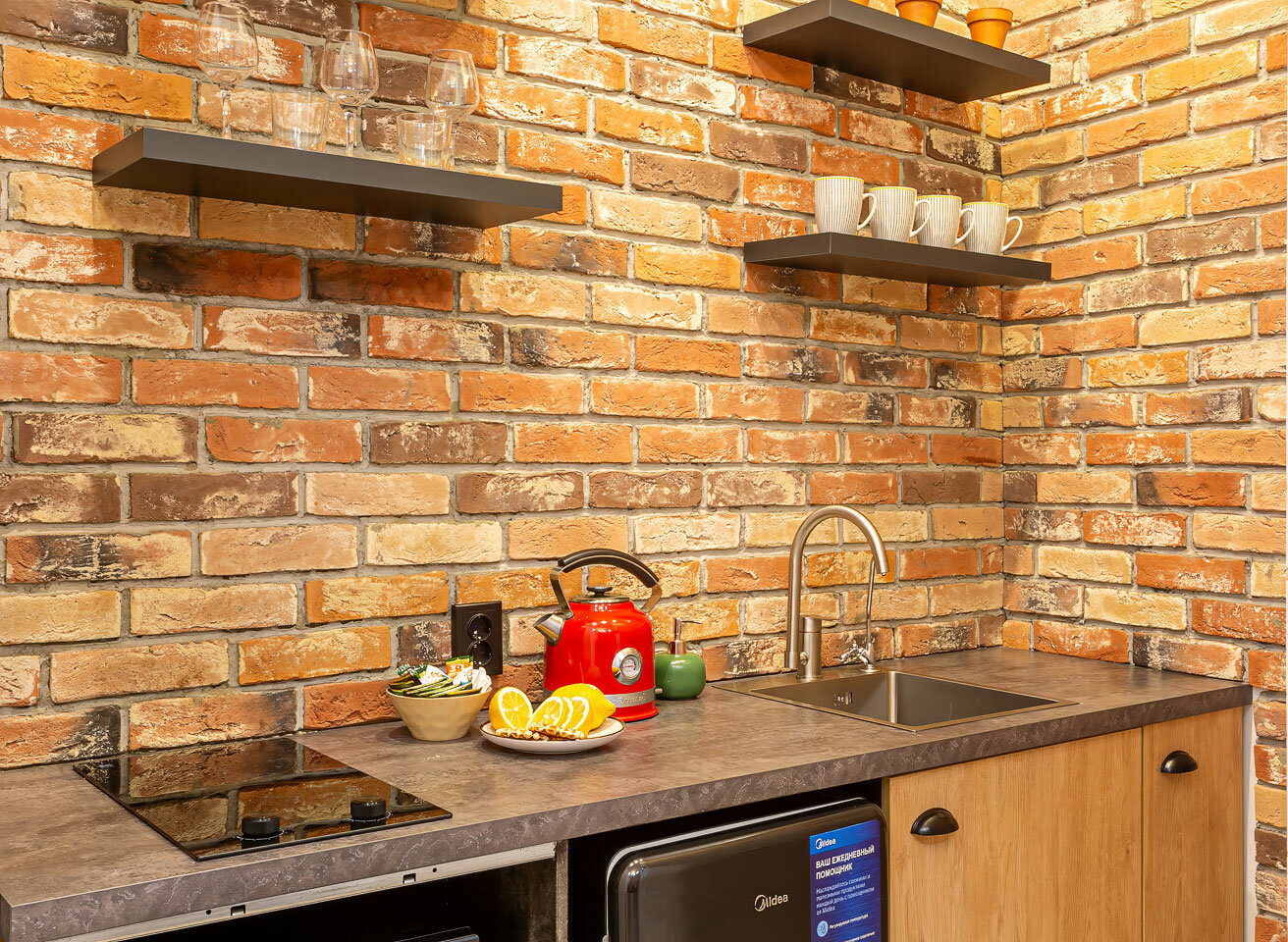 На Большом 13. 2 окна