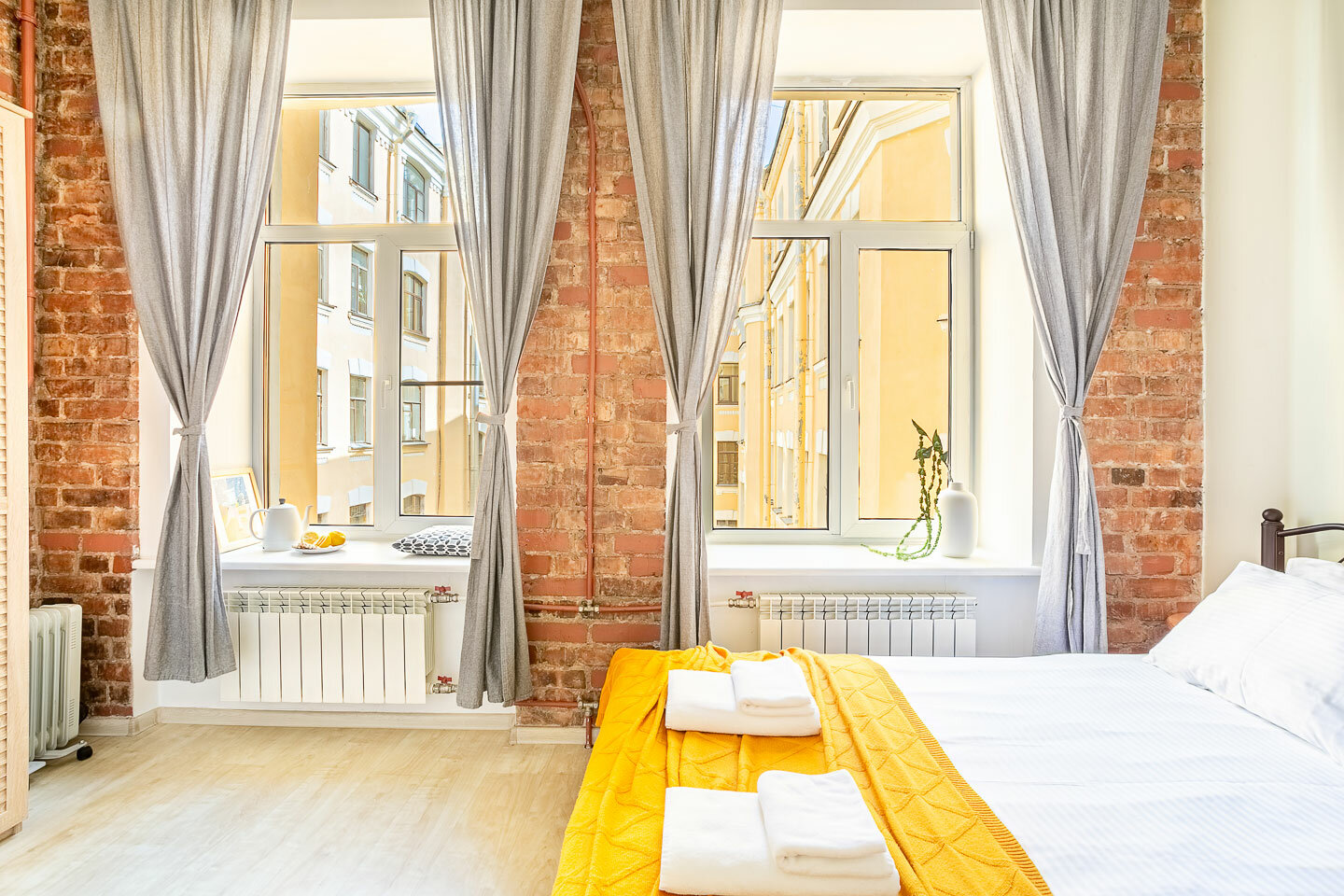 На Большом 13. 2 окна