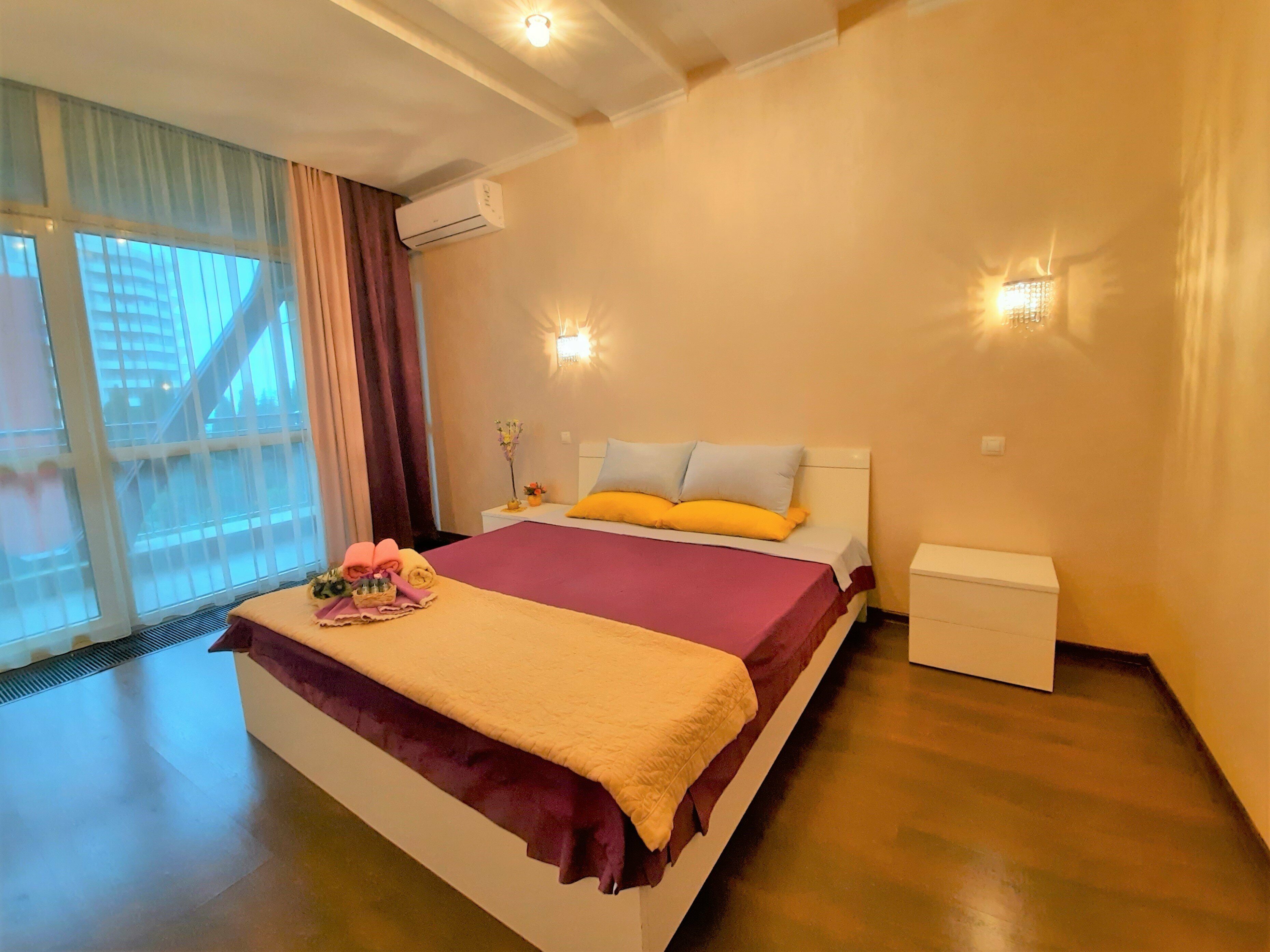 Семейный номер с боковым видом на море