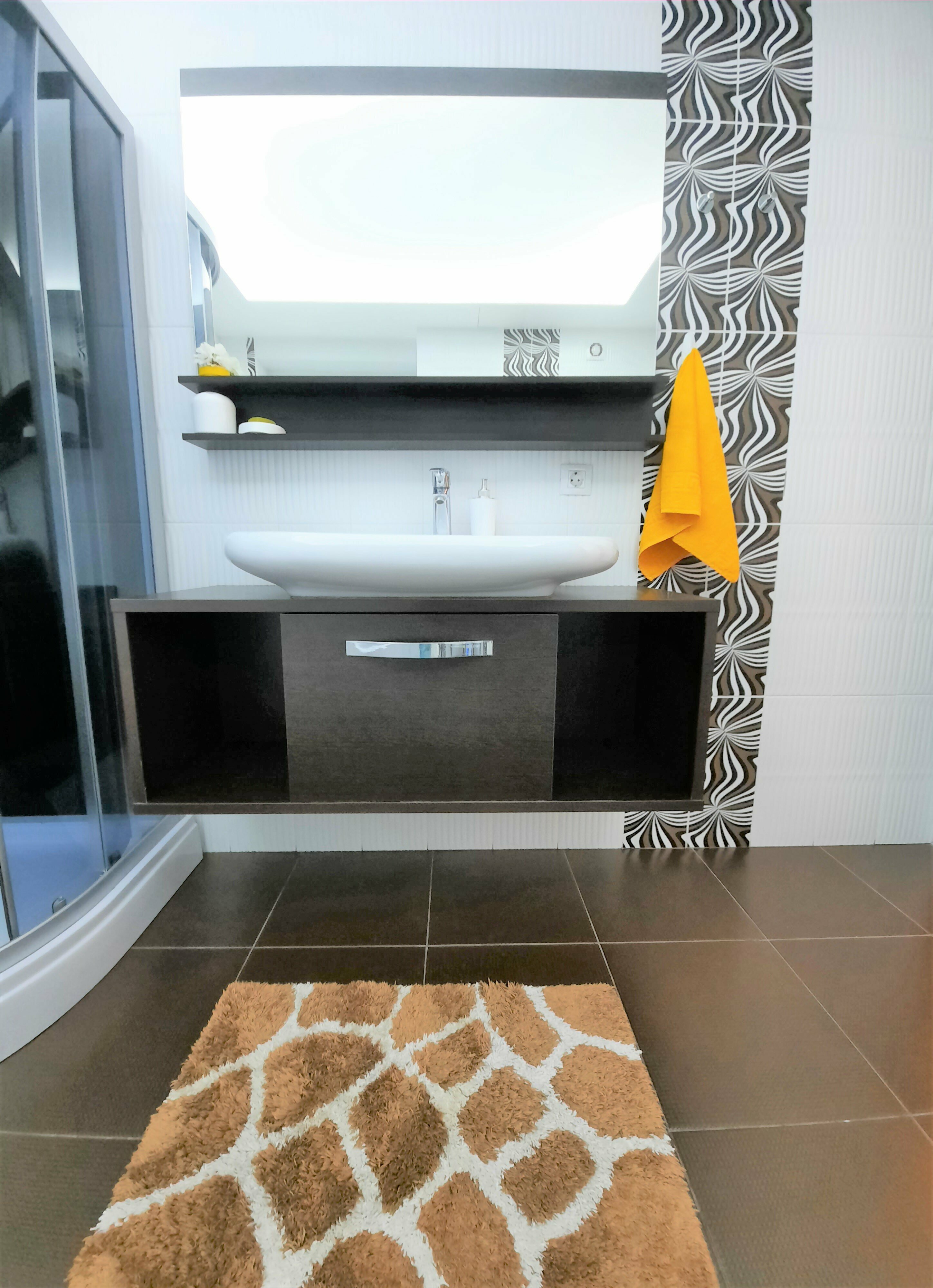 Семейный номер с боковым видом на море