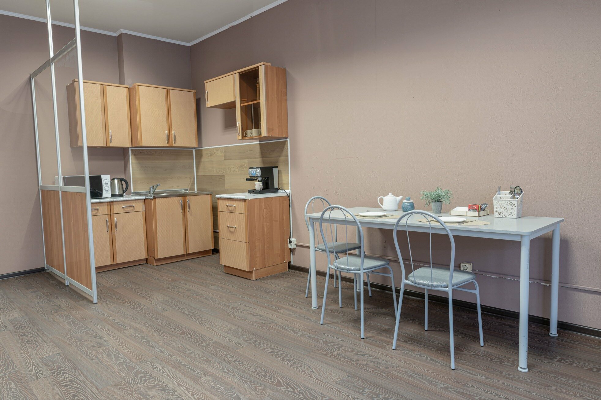 Трехместный номер с общей ванной комнатой