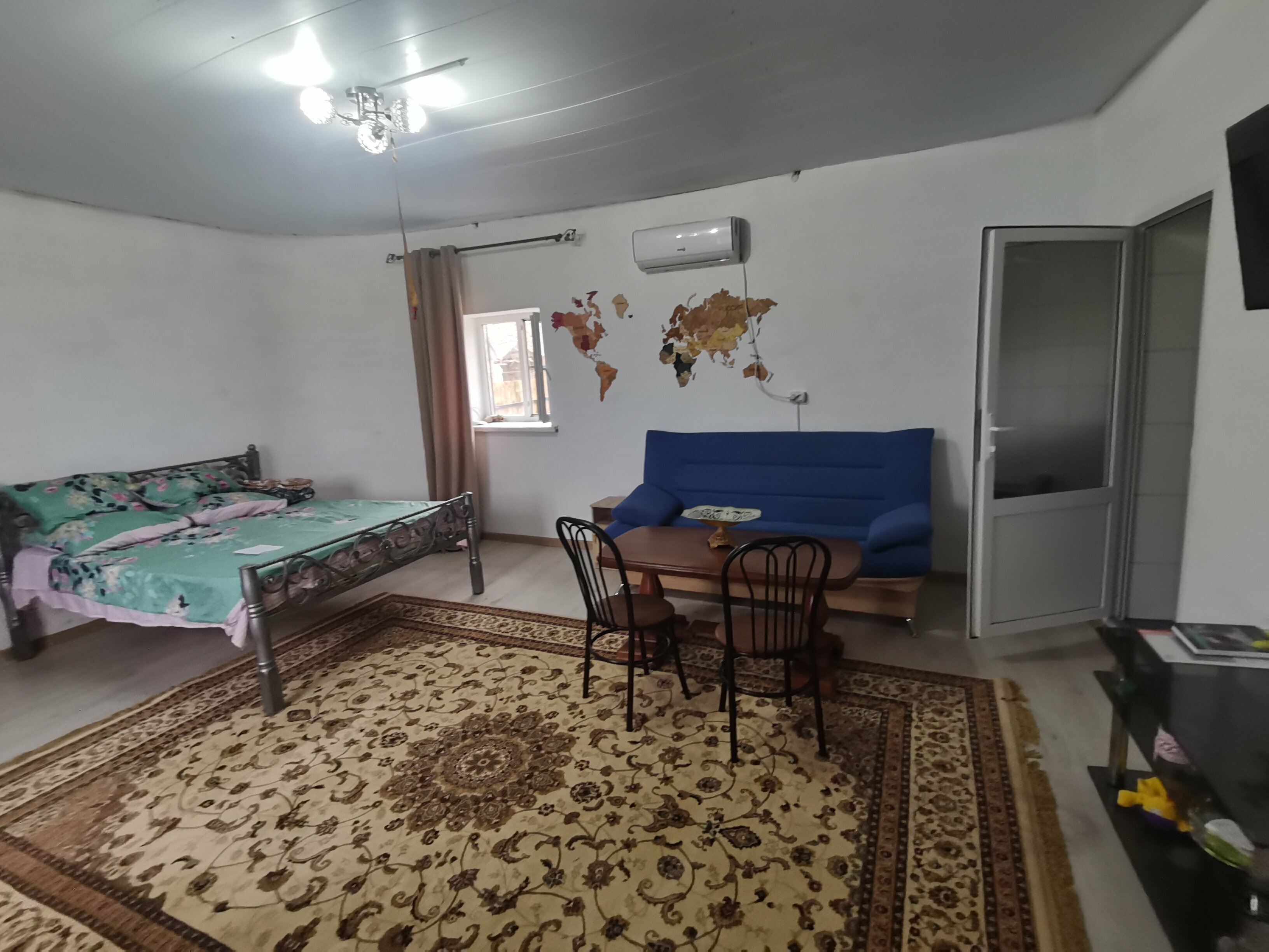 Cемейный номер с собственной ванной комнатой