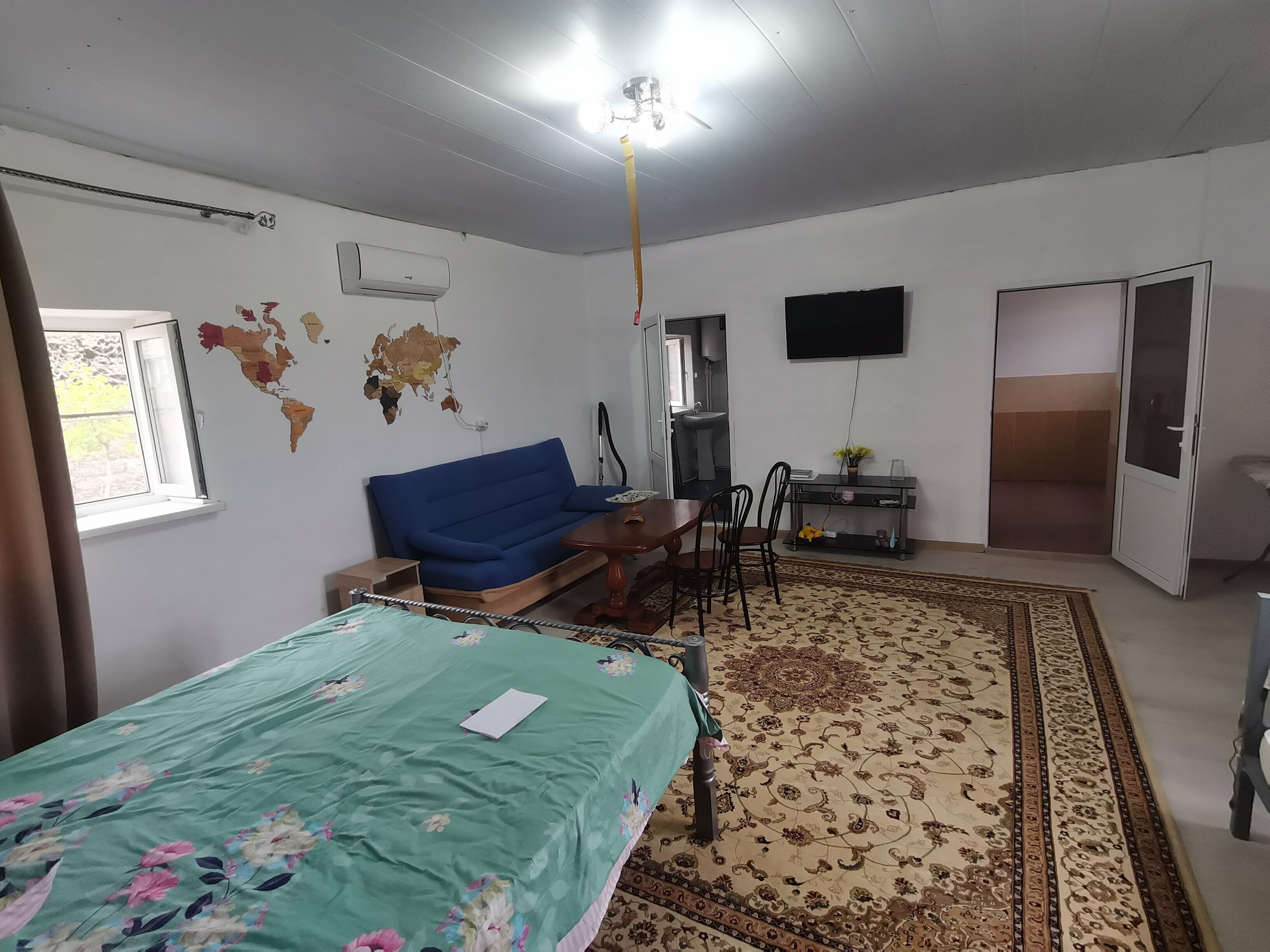 Cемейный номер с собственной ванной комнатой