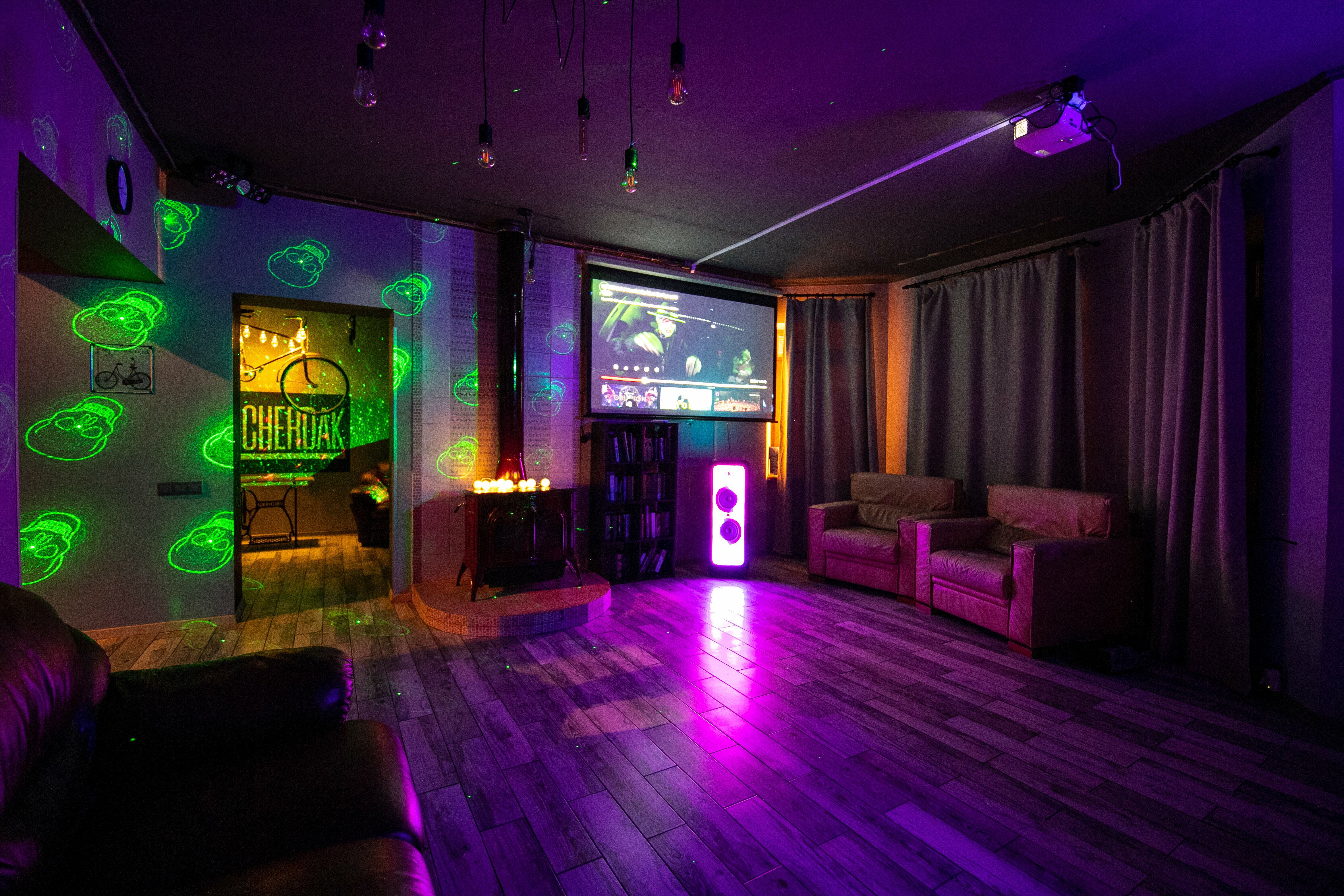 Party коттедж "LoftCherdak" 330 м2 ( в субботу всегда с шале баней и спа 22 сп места)