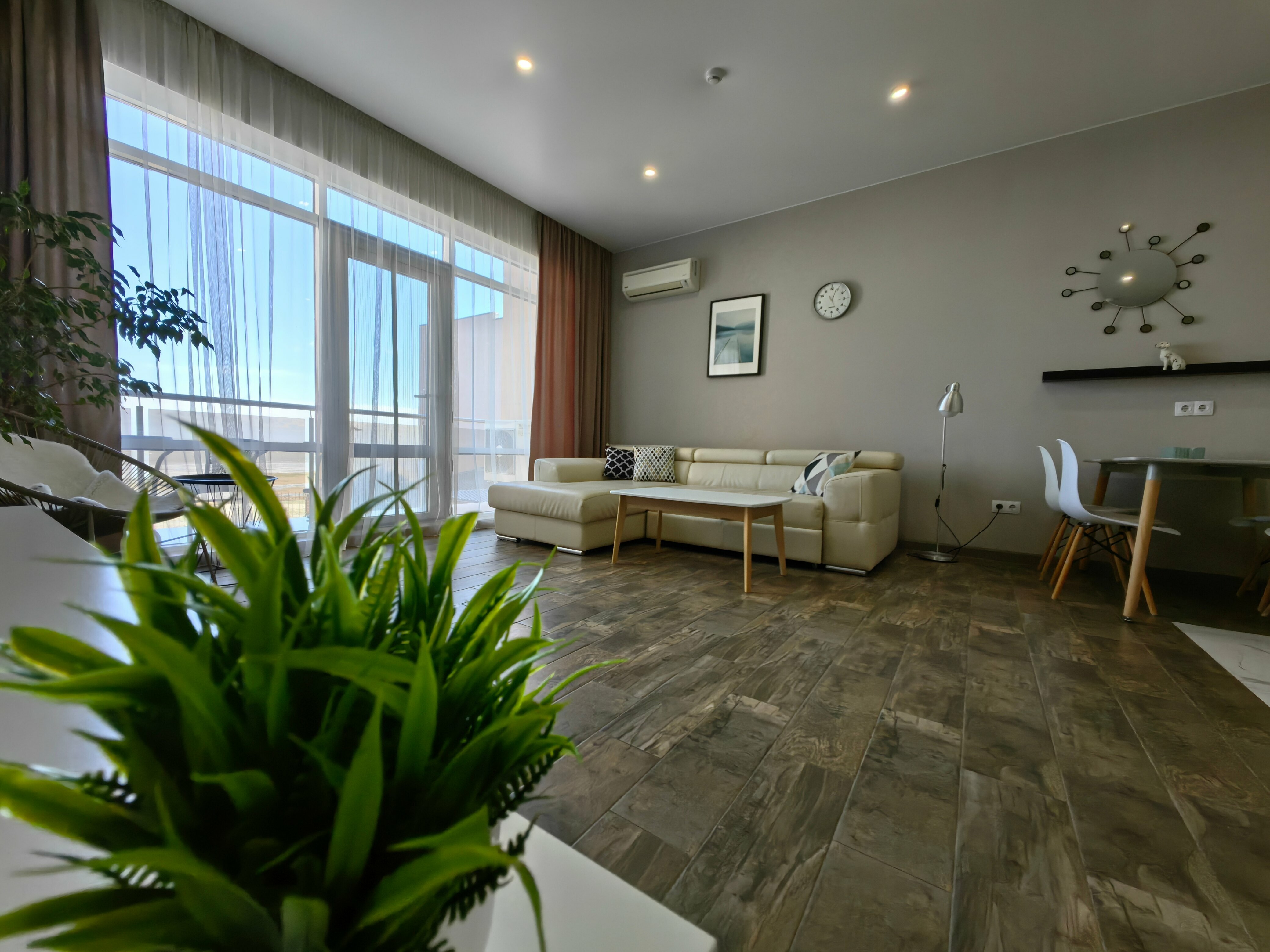 Семейный номер с видом на море