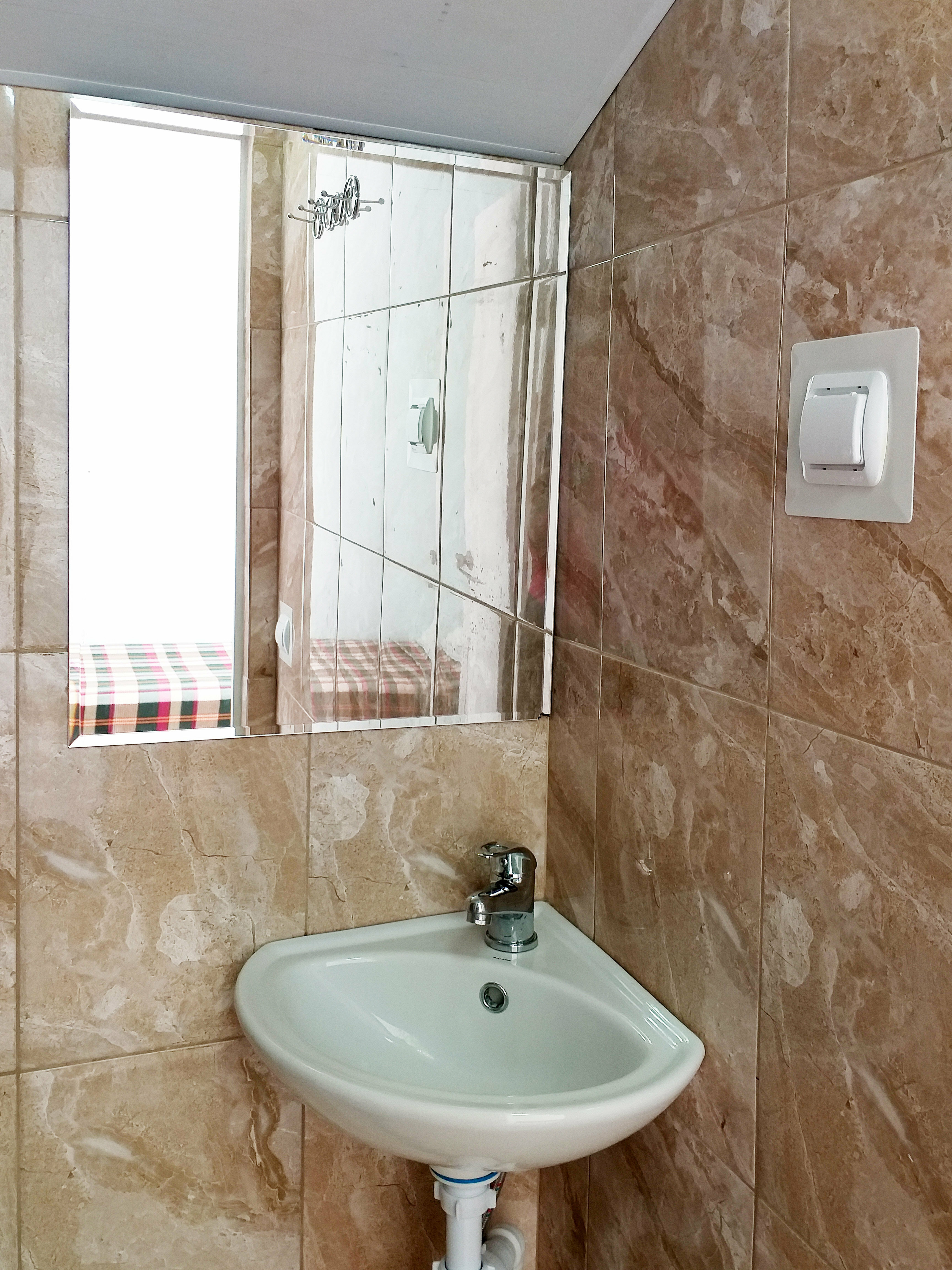 Трехместный номер «Комфорт» с душем