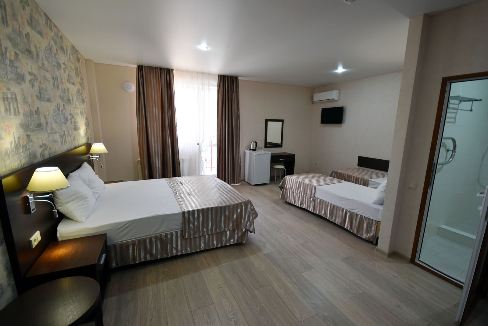 Улучшенный четырехместный номер