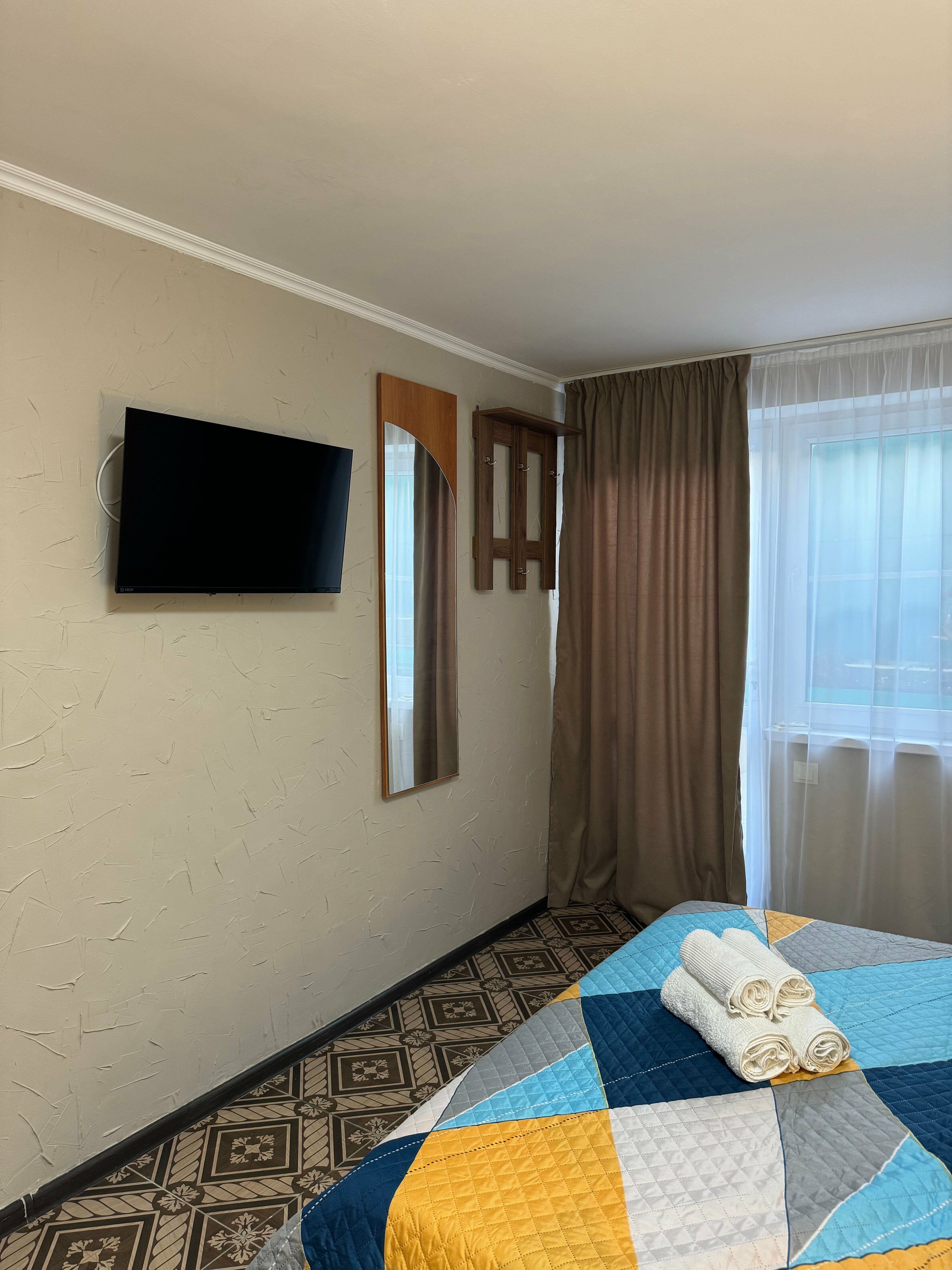 Улучшенный 3х местный номер с  удобствами .