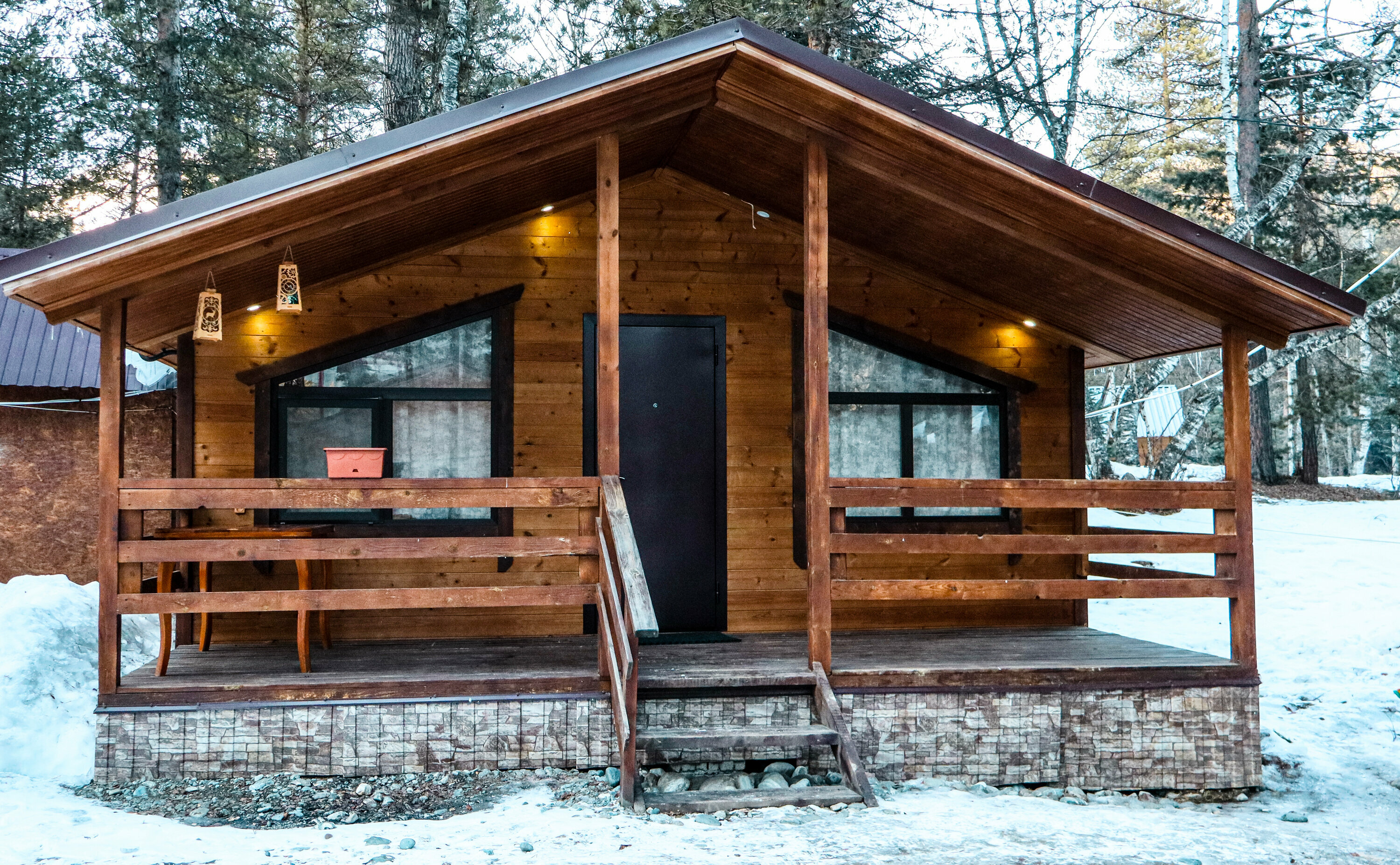 Шале с диваном