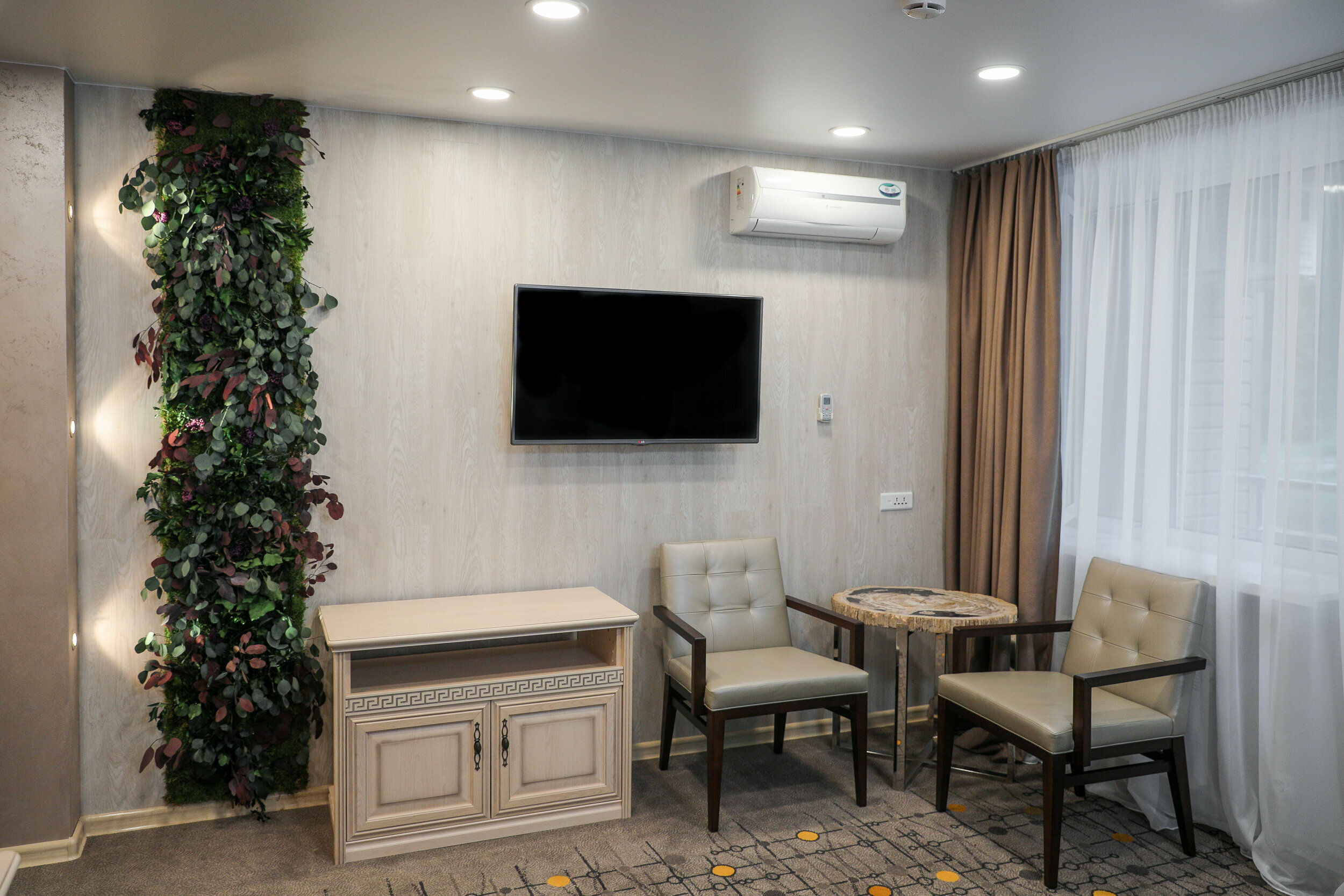 Люкс с балконом