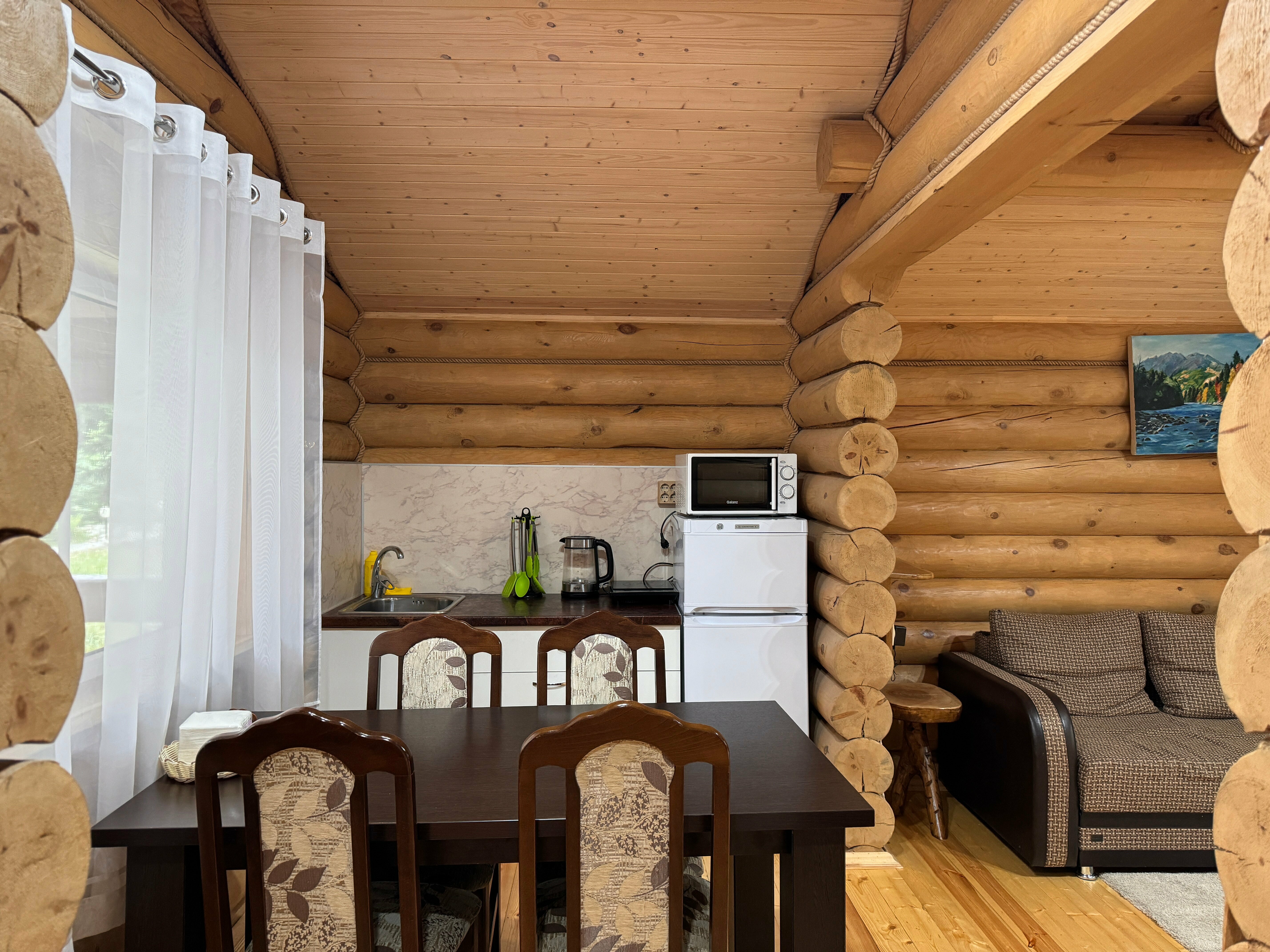 Шале с одной спальней и кухней-гостиной