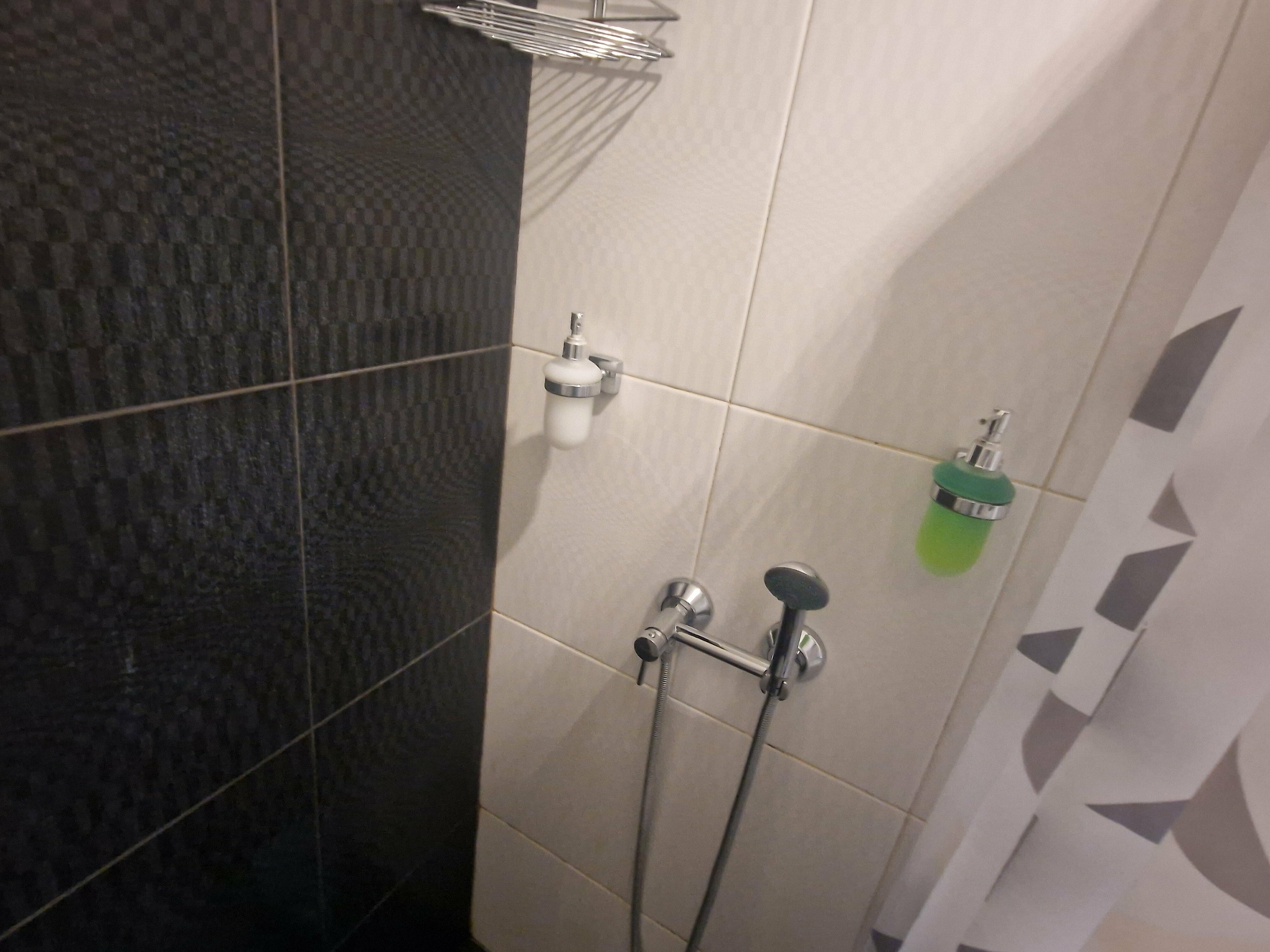 Четырехместный номер с ванной комнатой