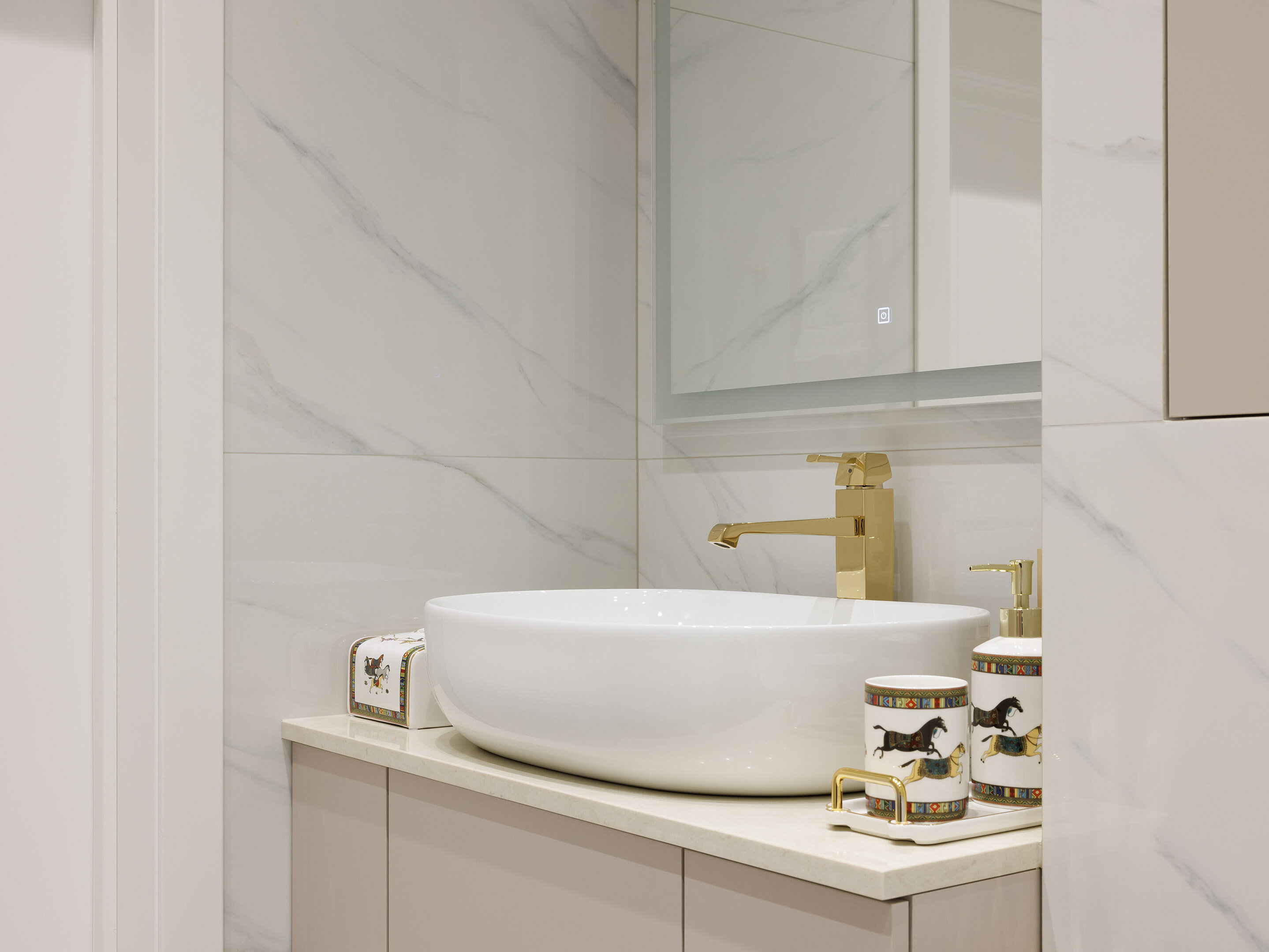 Студио + с видом на Неву