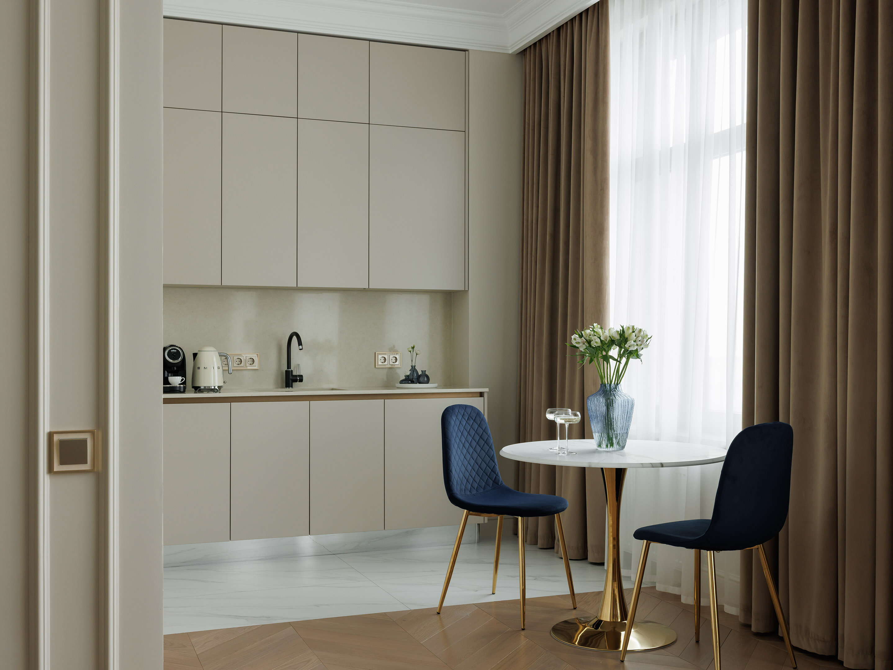 Студио + с видом на Неву