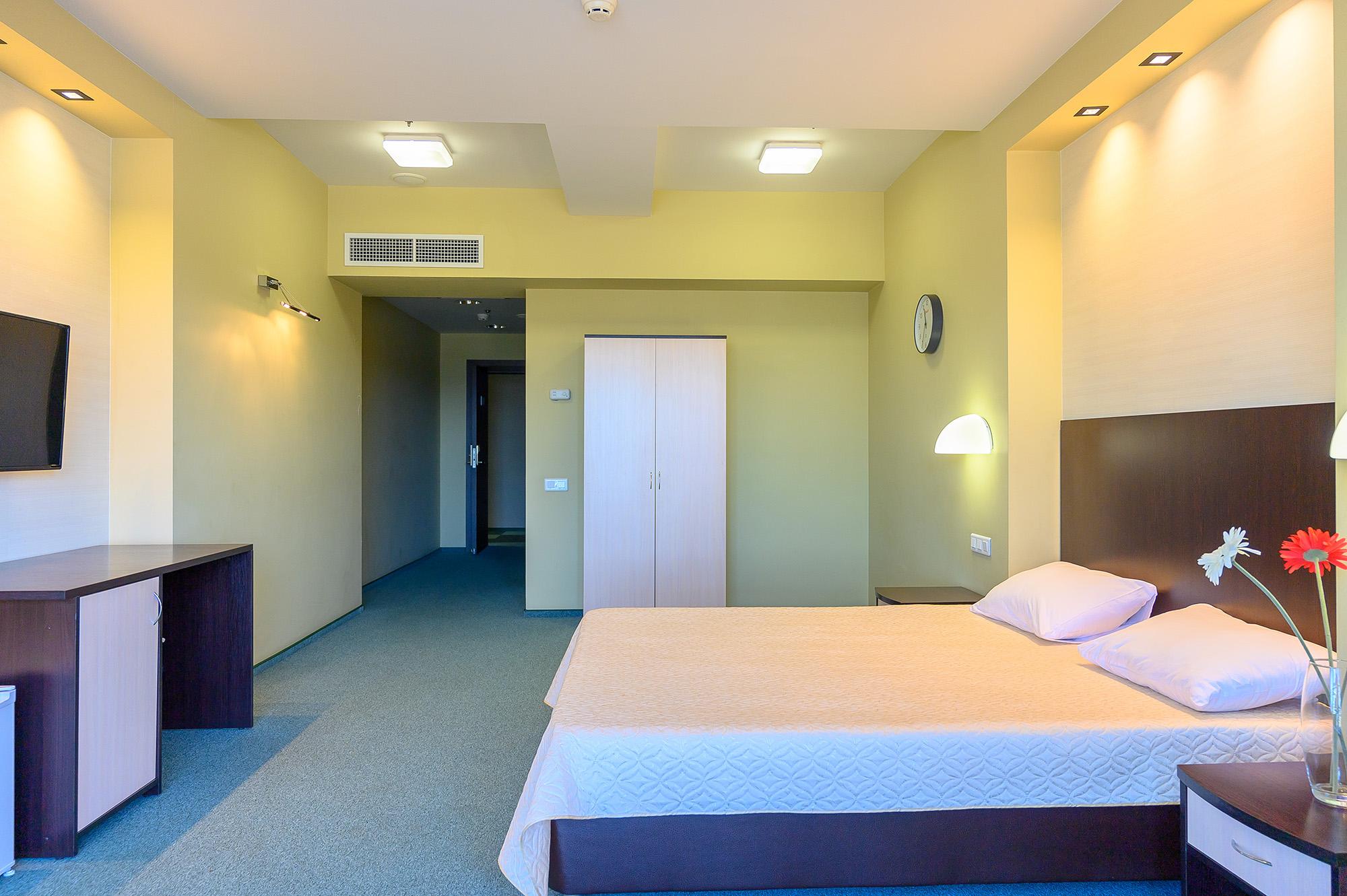 Двухместный, адаптированный для маломобильных групп населения