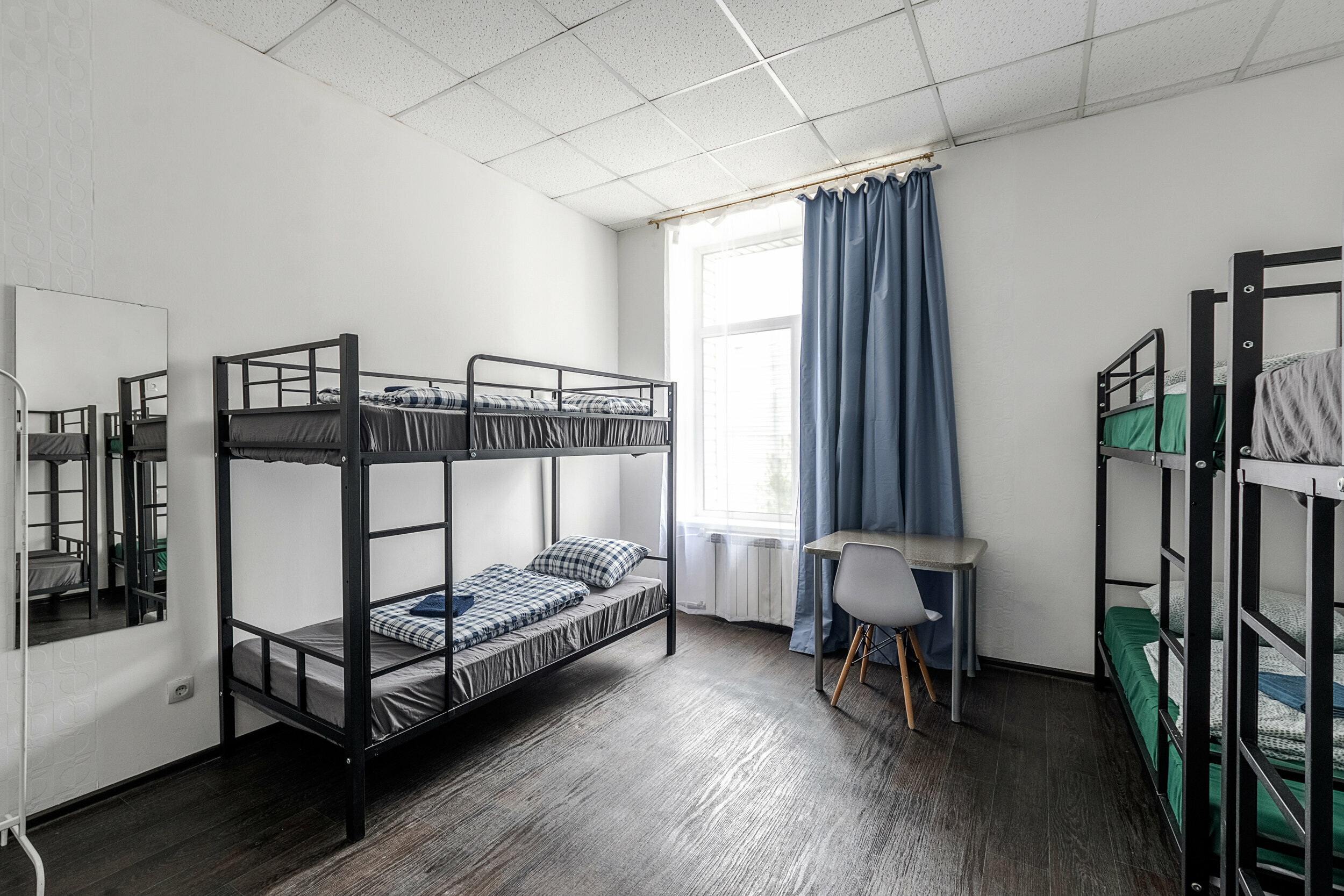 Верхнее койко-место в женском 6ти местном номере