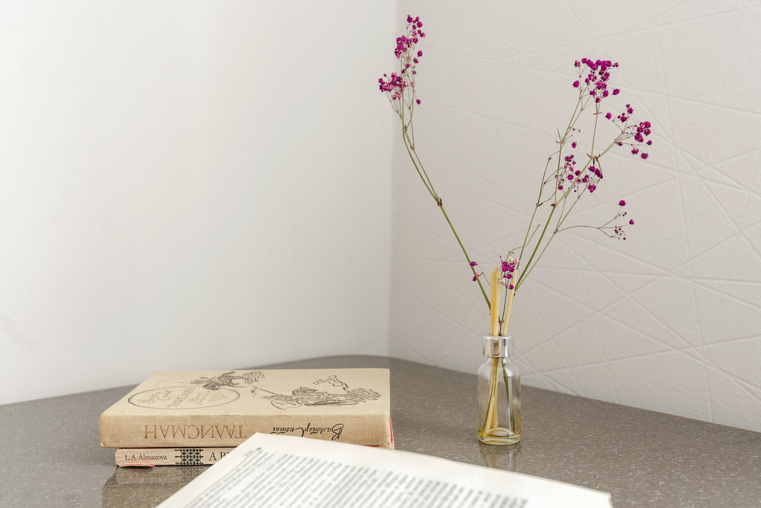 Двухместный номер с двуспальной кроватью БЕЗ ОКНА