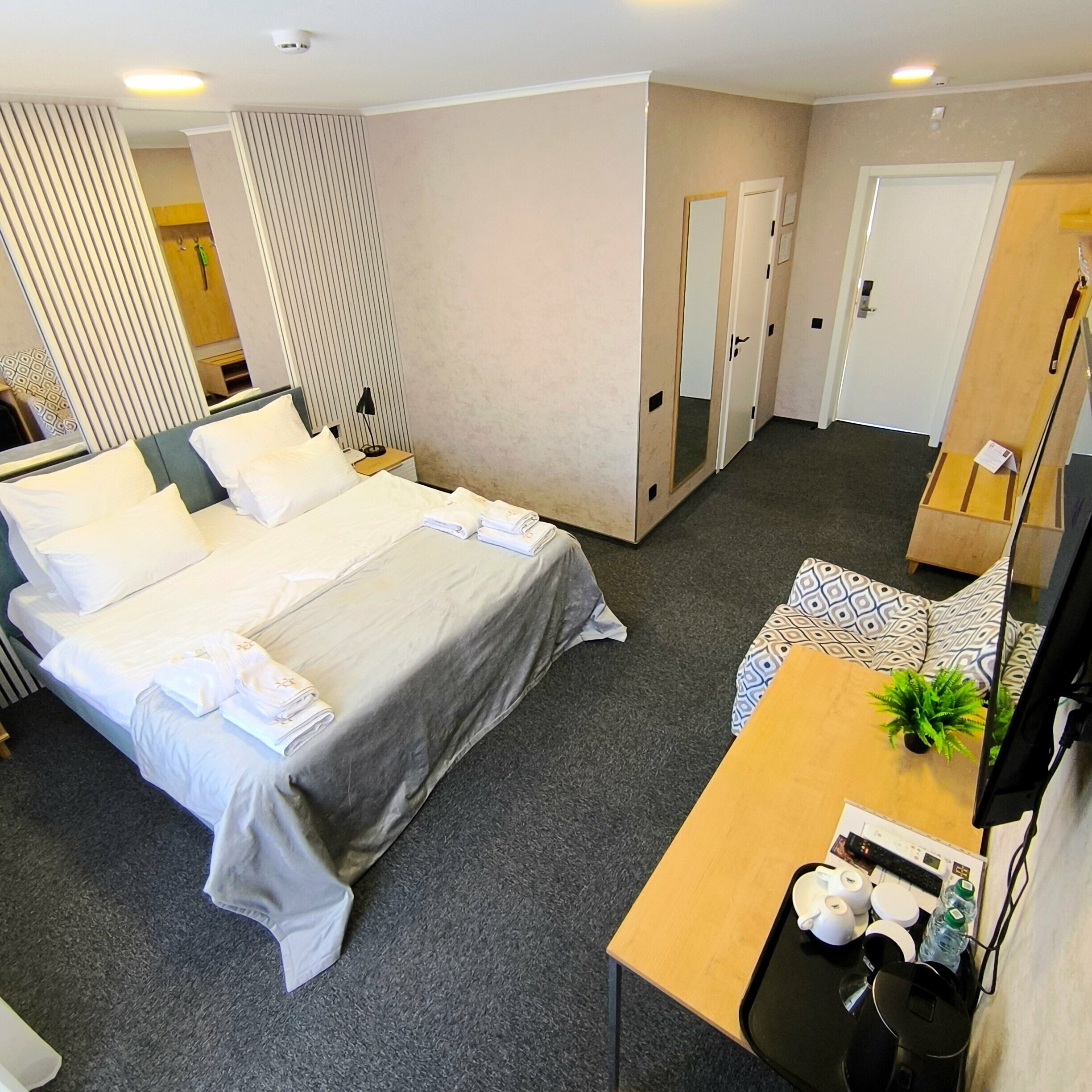 Номер Делюкс