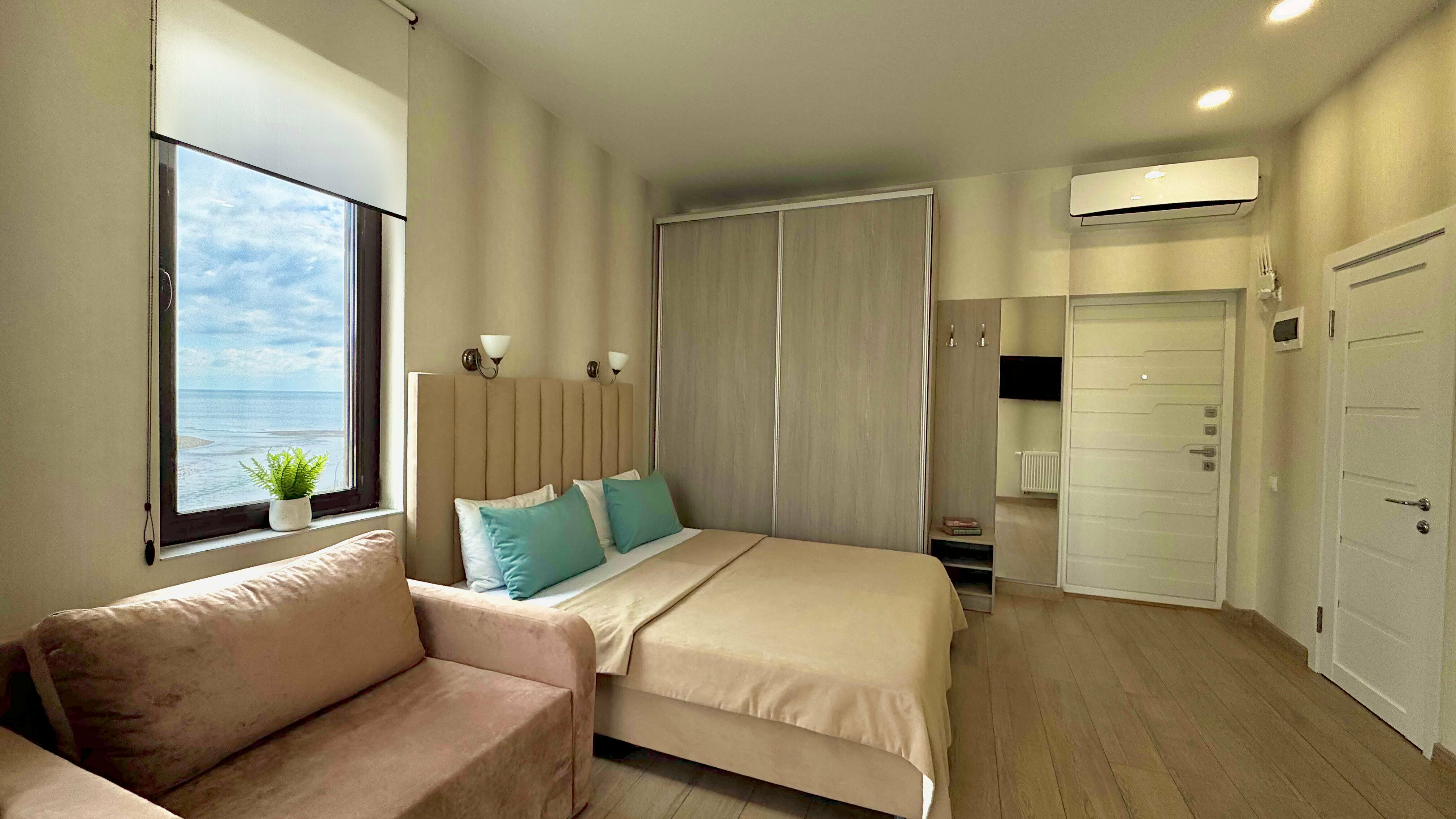 Апартаменты с балконом