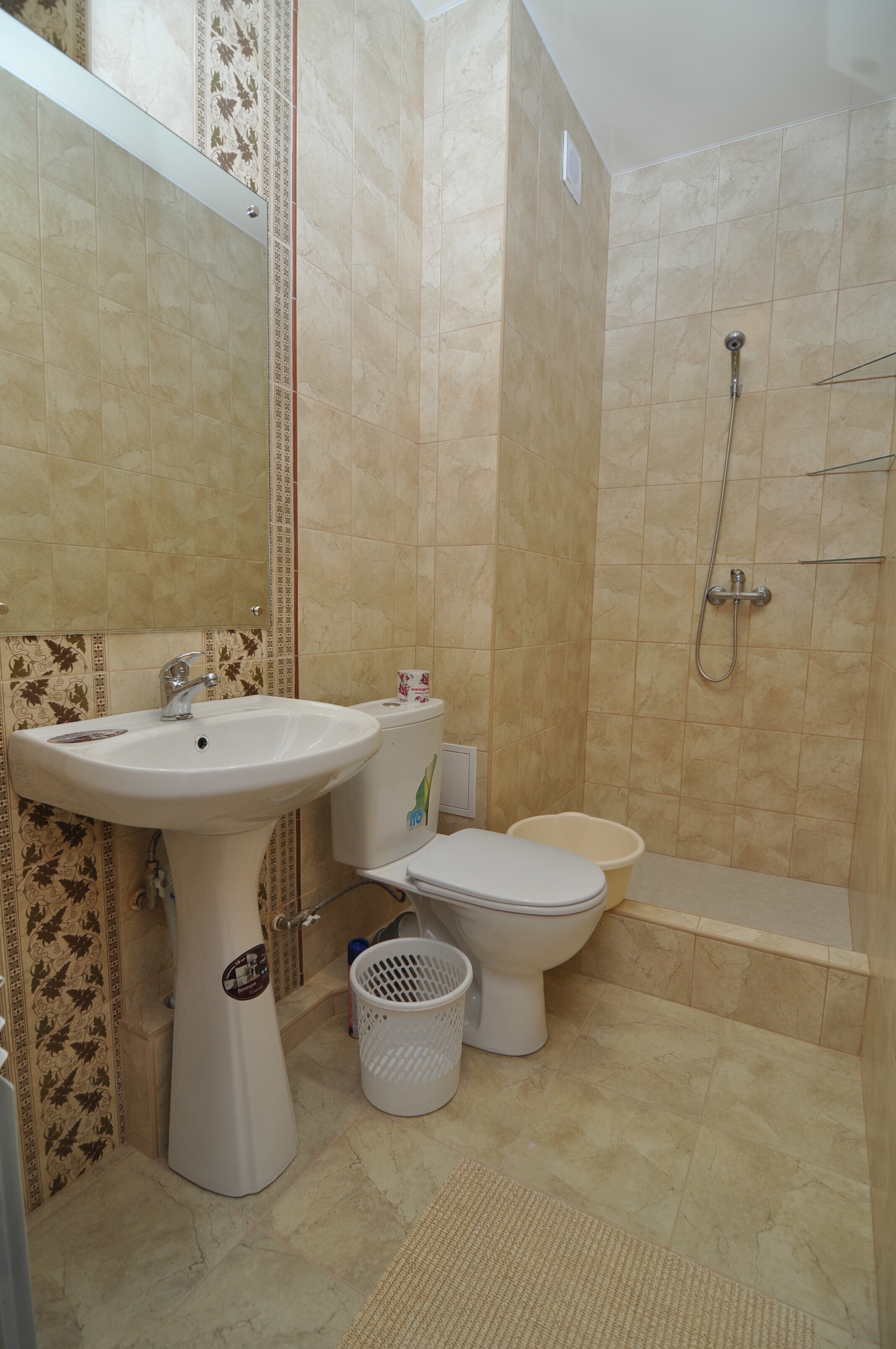 Трехместный номер с балконом