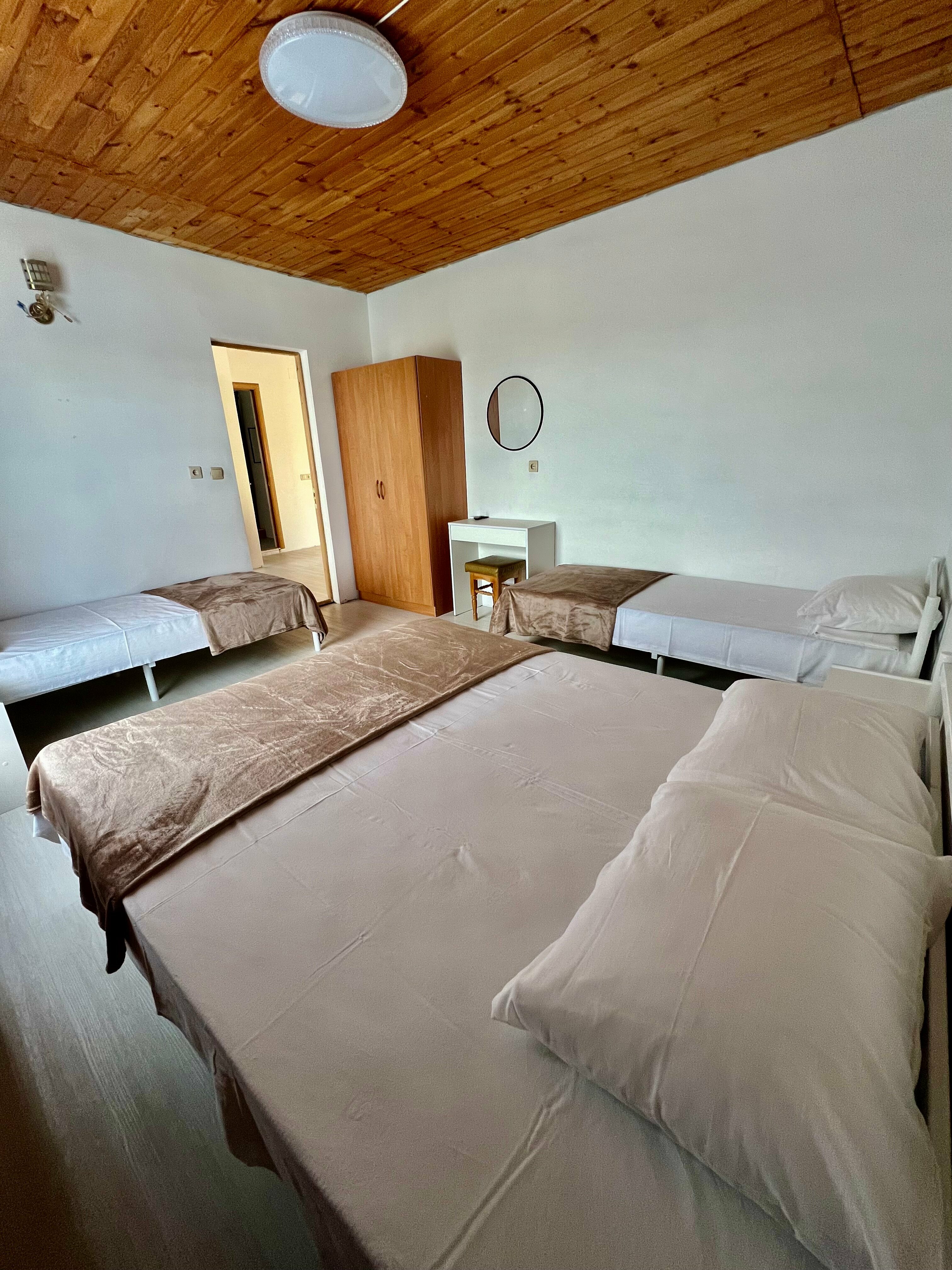 Четырехместный номер эконом-класса