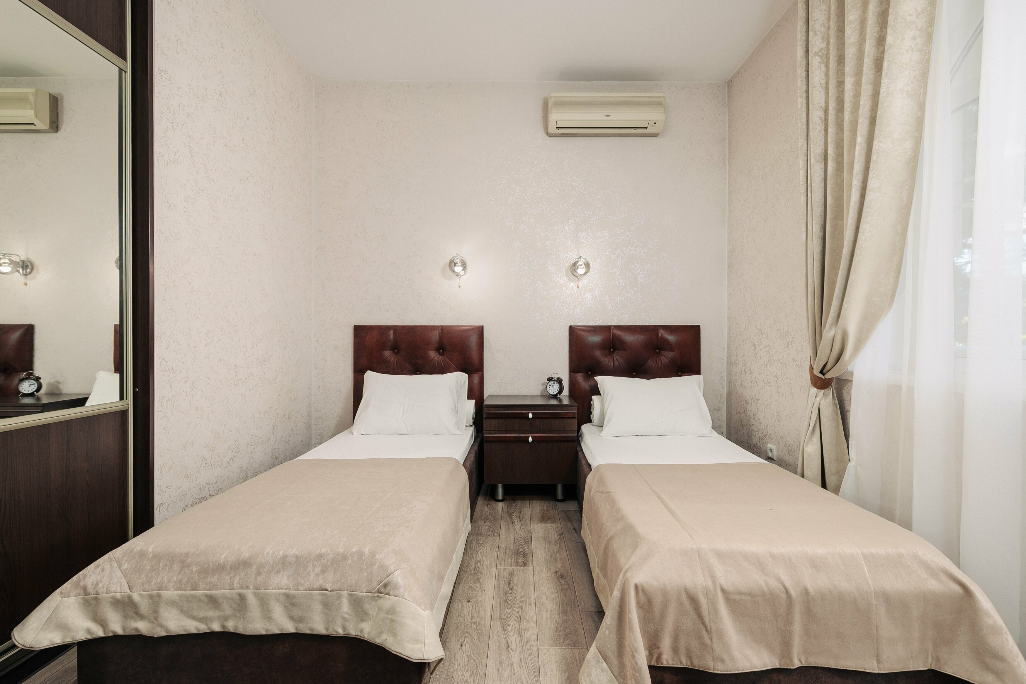 Двухместный номер с 2 отдельными кроватями и балконом