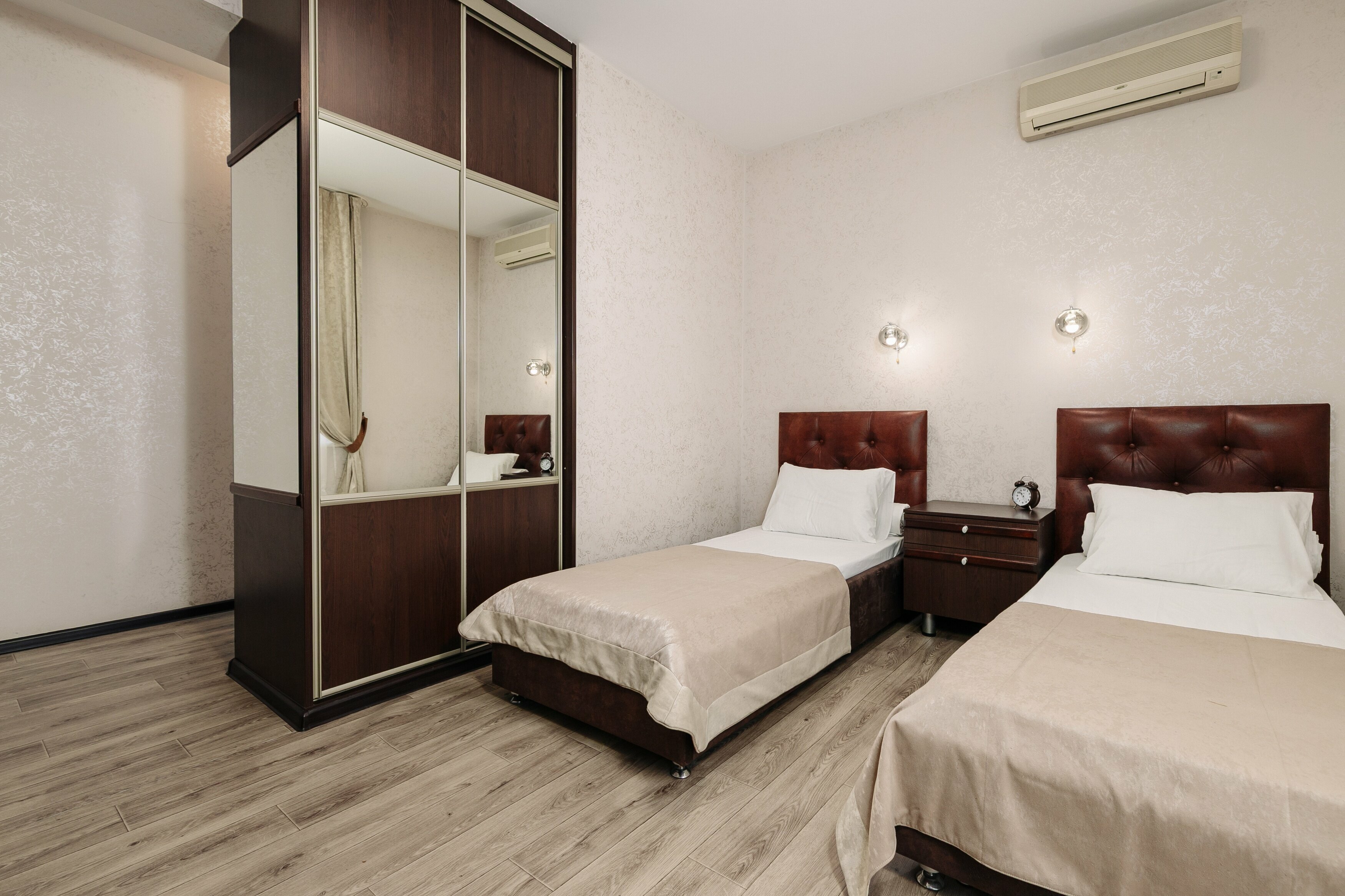 Двухместный номер с 2 отдельными кроватями и балконом