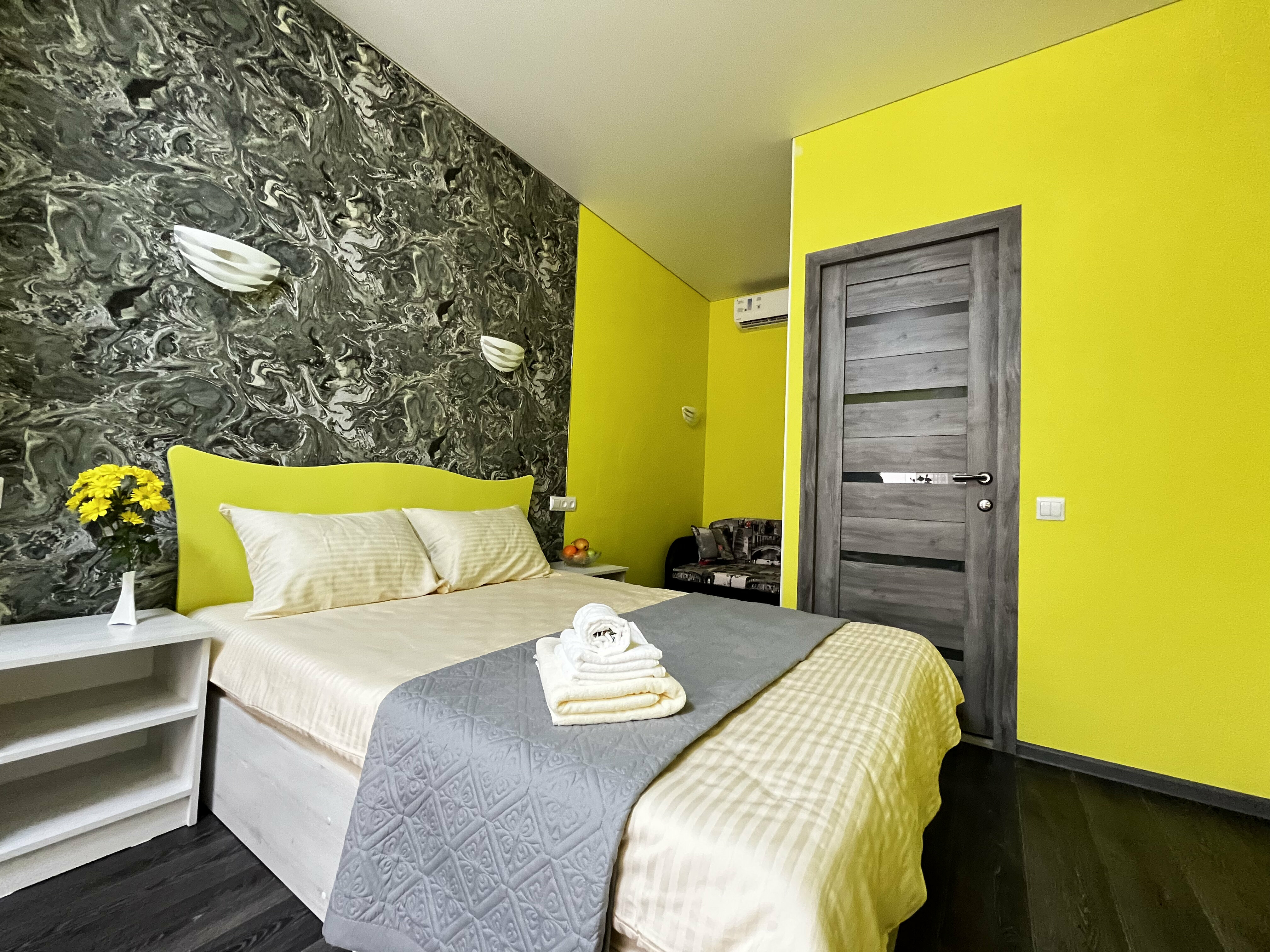 Уютные трёхместные апартаменты возле моря