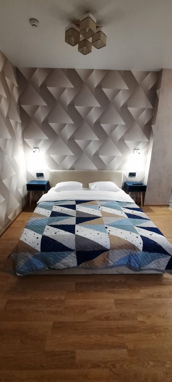 Номер-студия с кроватью размера «king-size»