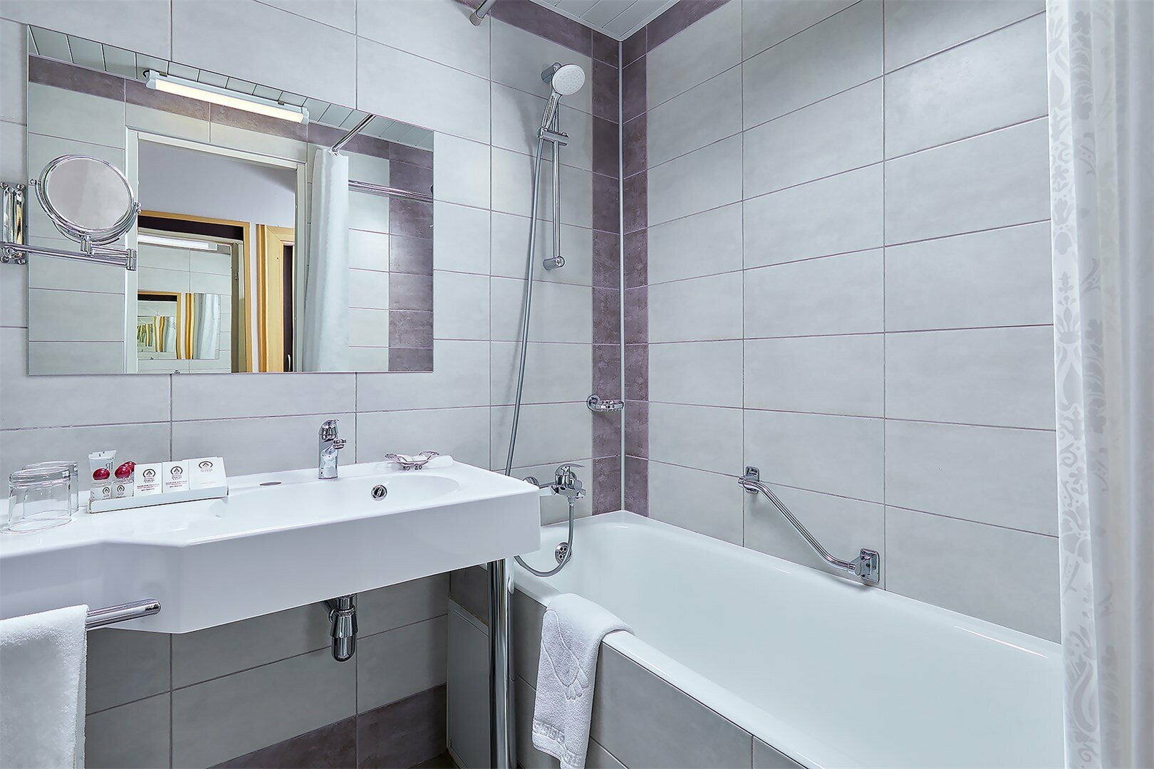 Первый класс с двумя кроватями --- (ИЗМАЙЛОВО ОТЕЛЬ ДЕЛЬТА 4*)