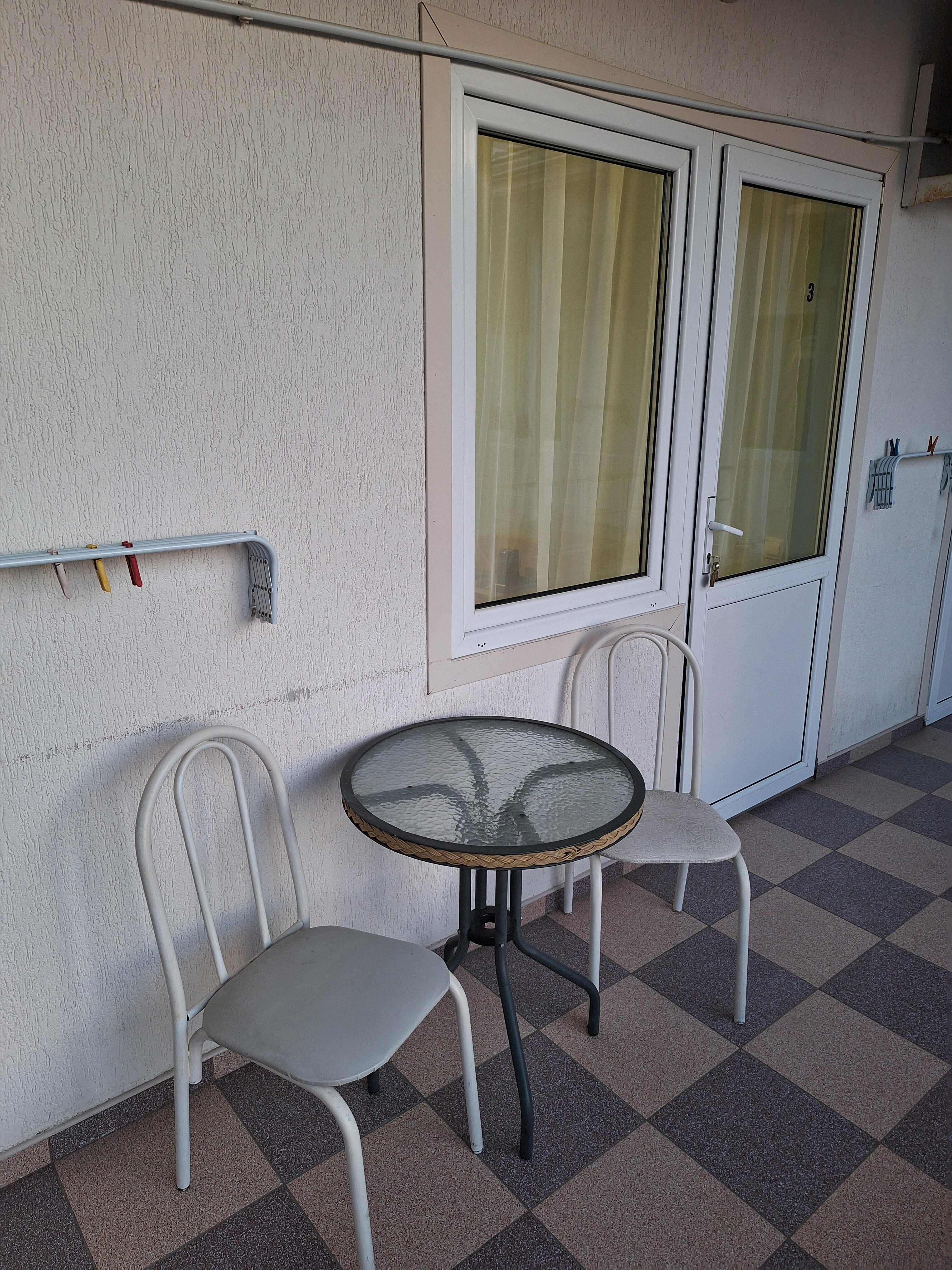 «УЮТНЫЙ» СТАНДАРТНЫЙ ТРЕХМЕСТНЫЙ НОМЕР С  ДВУСПАЛЬНОЙ КРОВАТЬЮ,  ОДНОМЕСТНЫМ ДИВАН