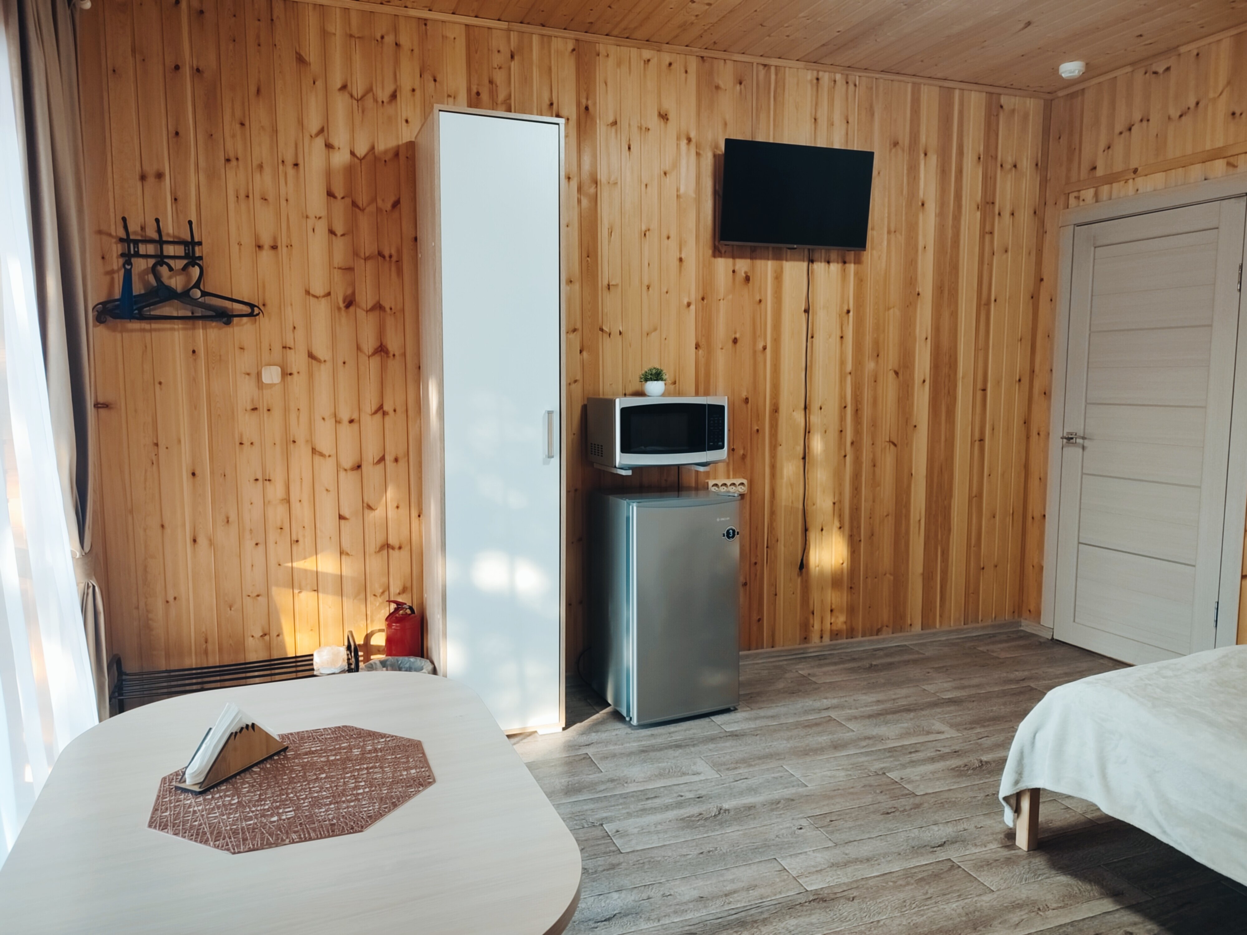 Трехместный номер с видом на горы