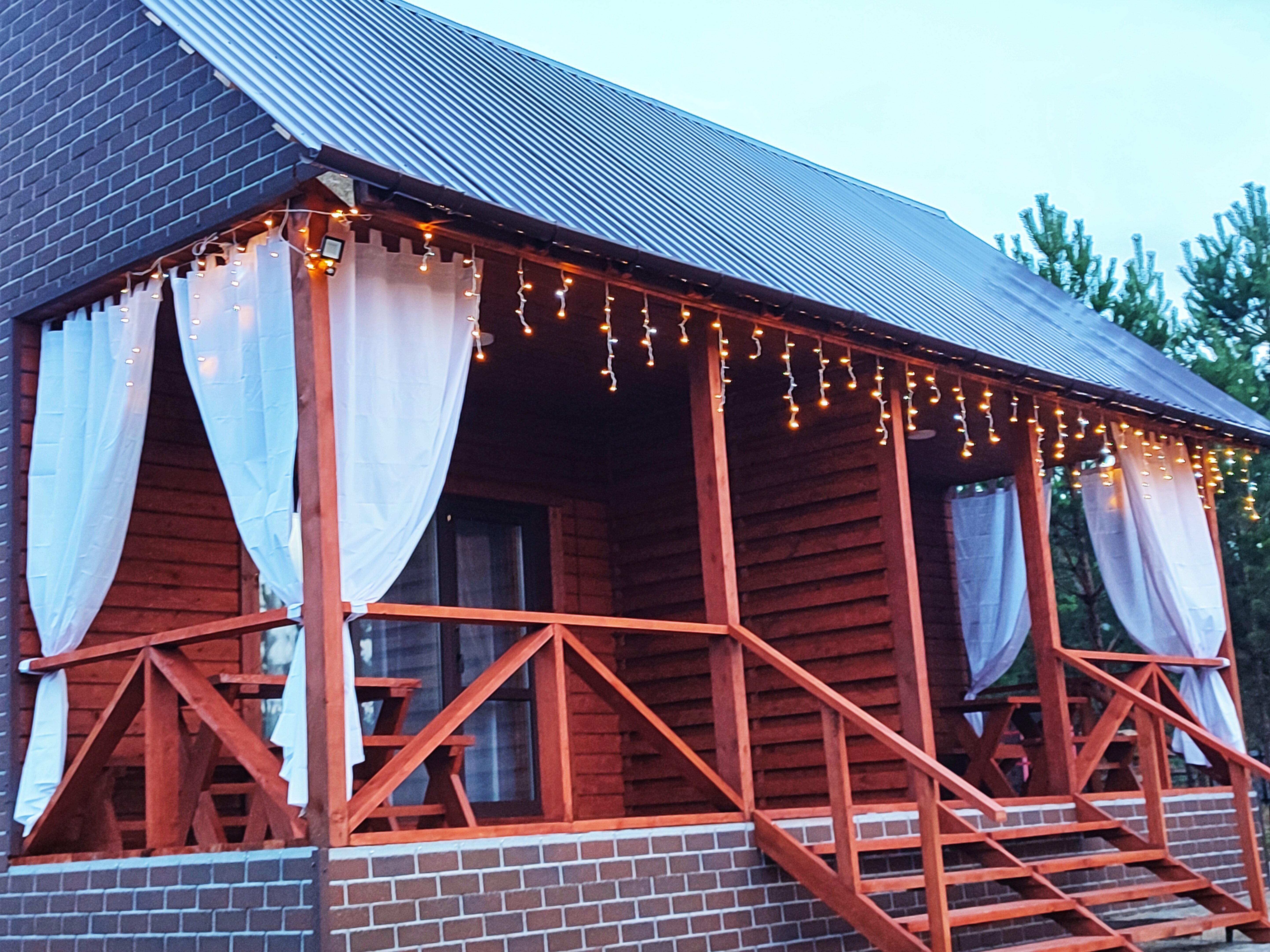 Трехместный номер с видом на горы