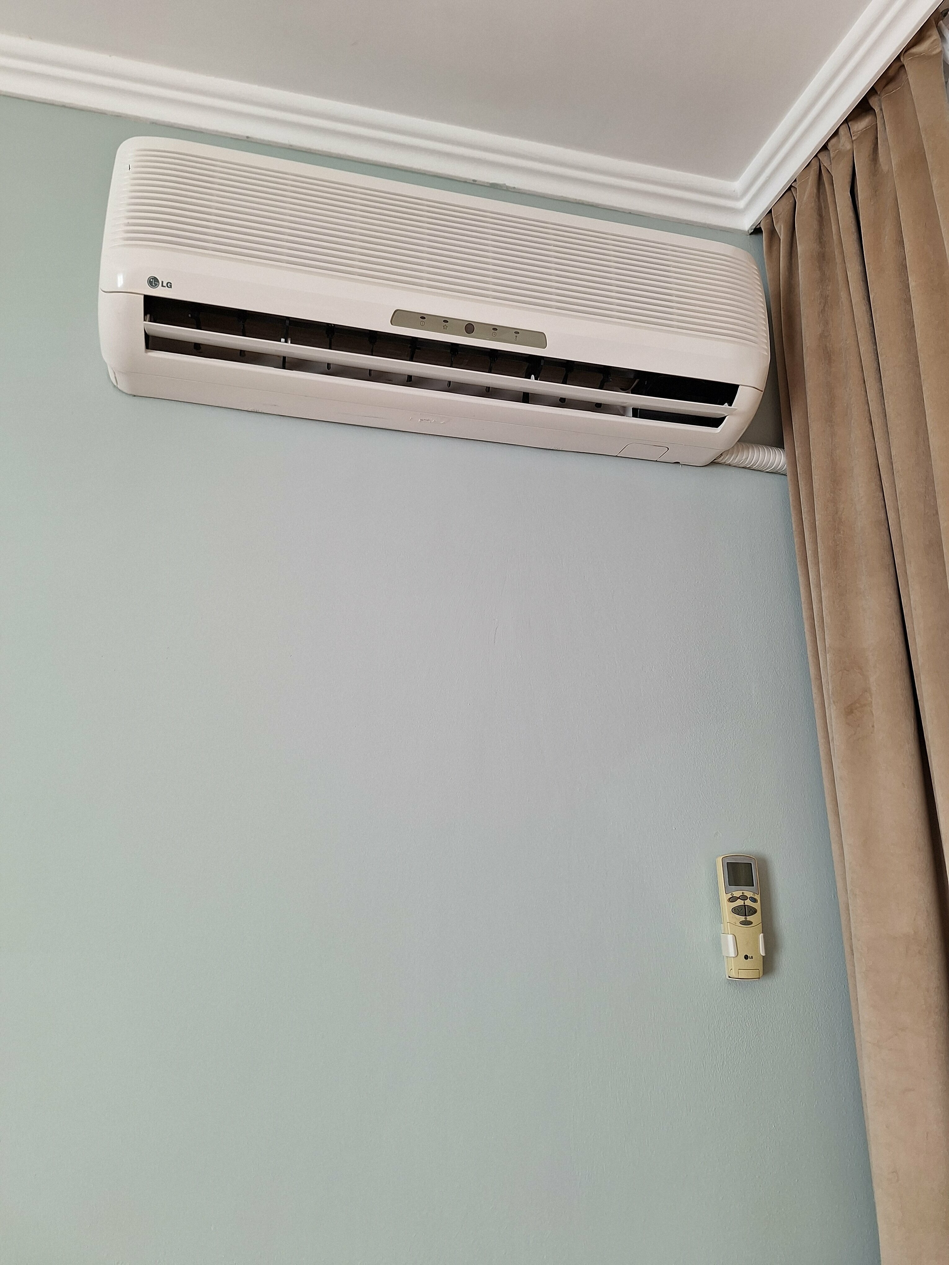 СТАНДАРТНЫЙ ТРЕХМЕСТНЫЙ  НОМЕР С ДВУМЕСТНОЙ КРОВАТЬЮ, РАСКЛАДНЫМ КРЕСЛОМ