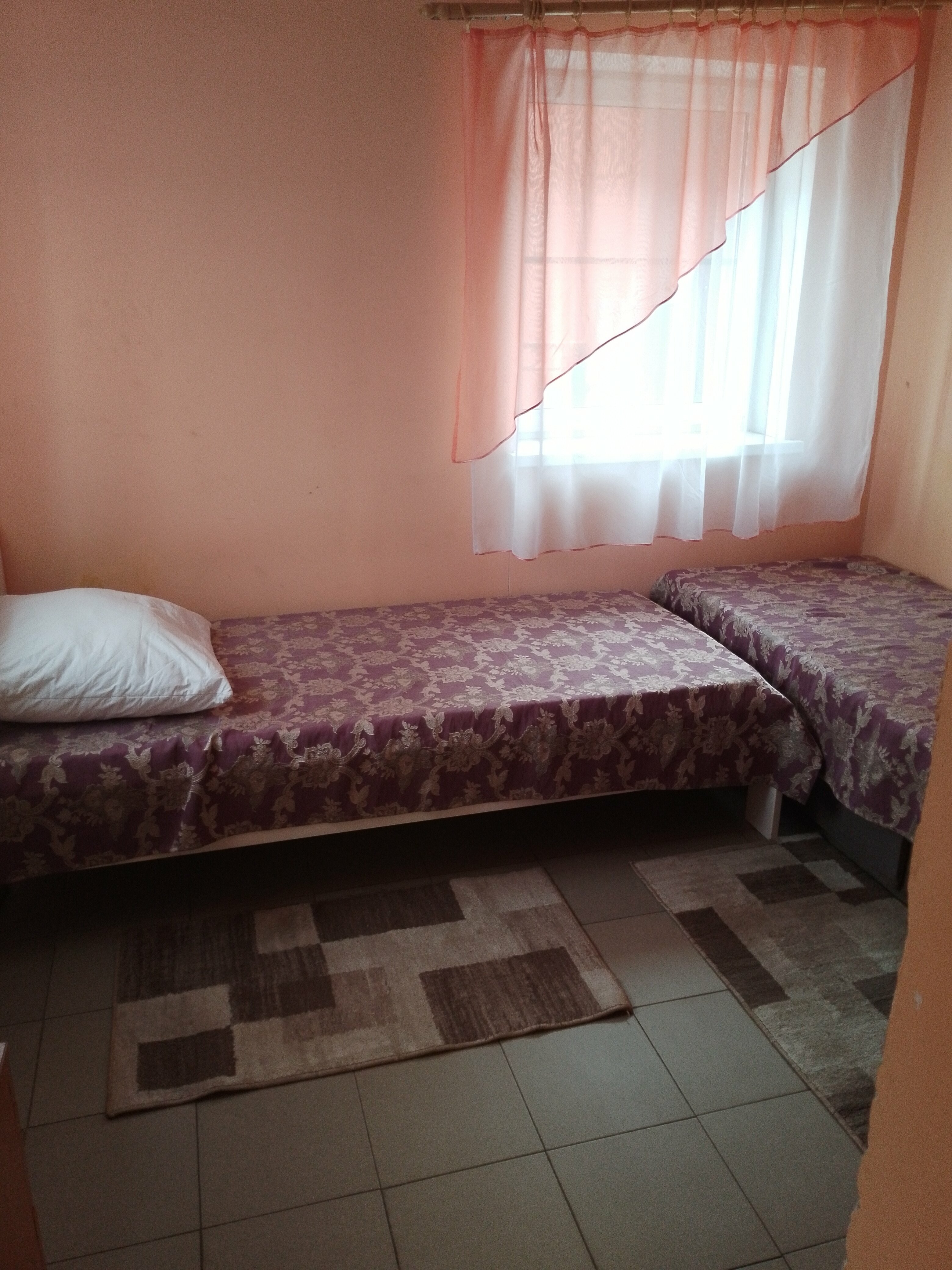 Четырехместный номер с ванной комнатой