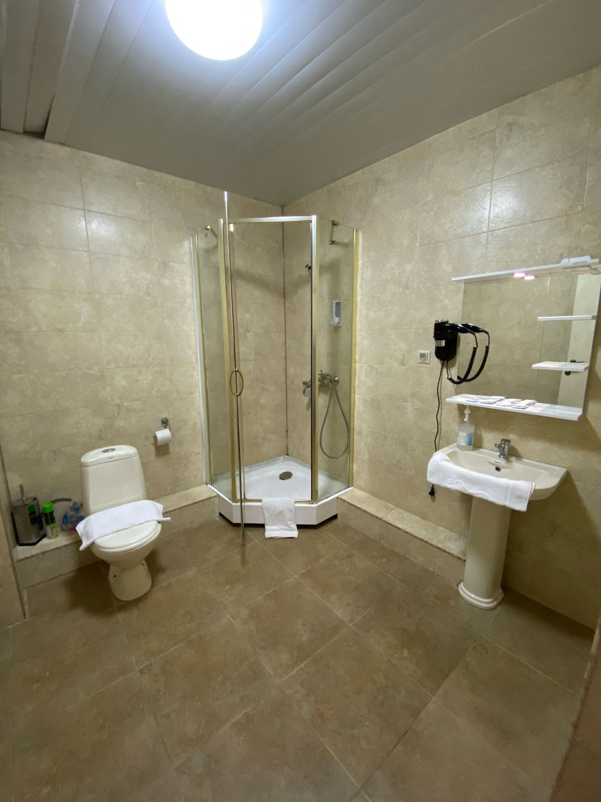 Двухместный номер с 2 отдельными кроватями и балконом