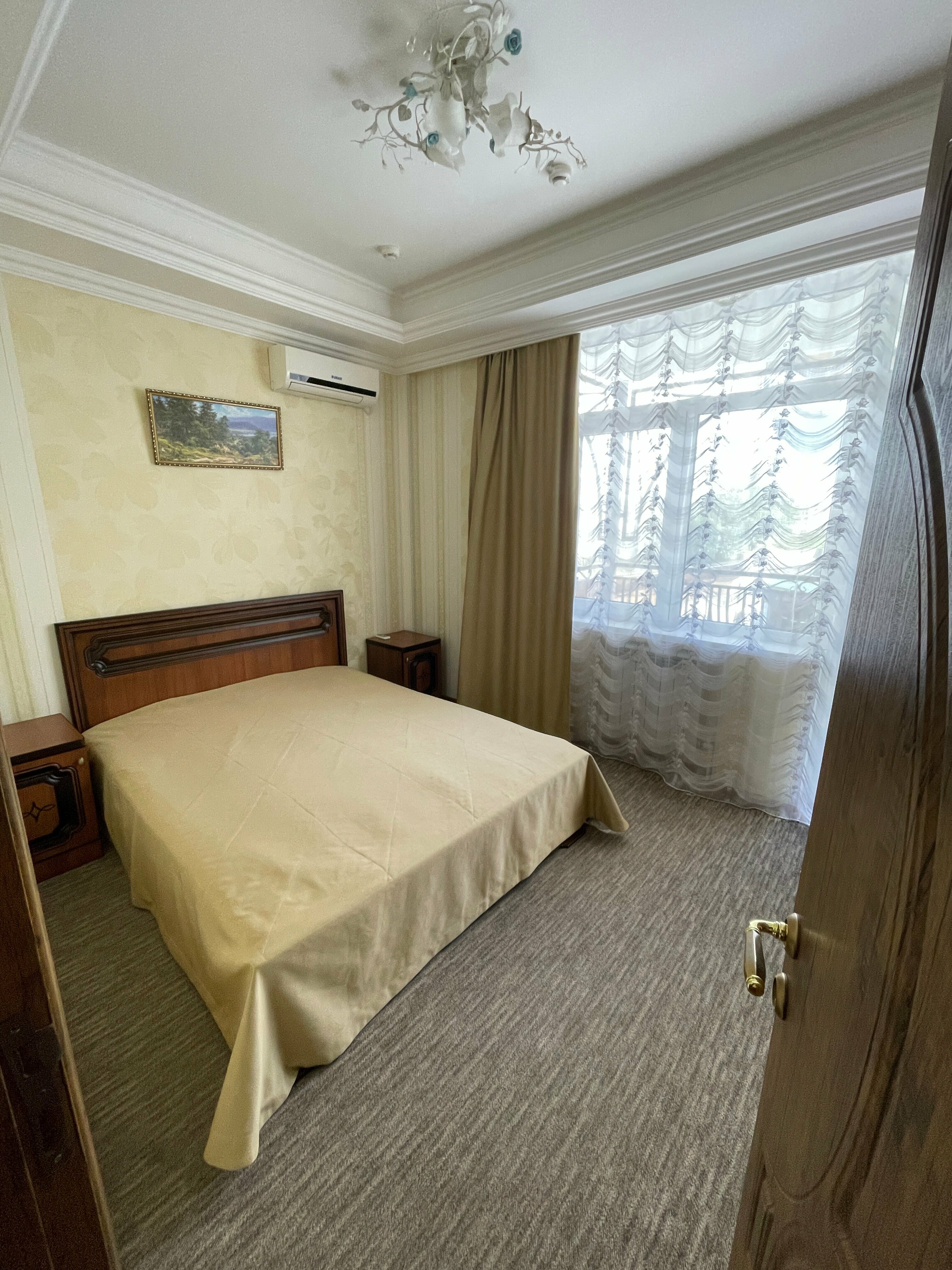 Люкс двухкомнатный с балконом